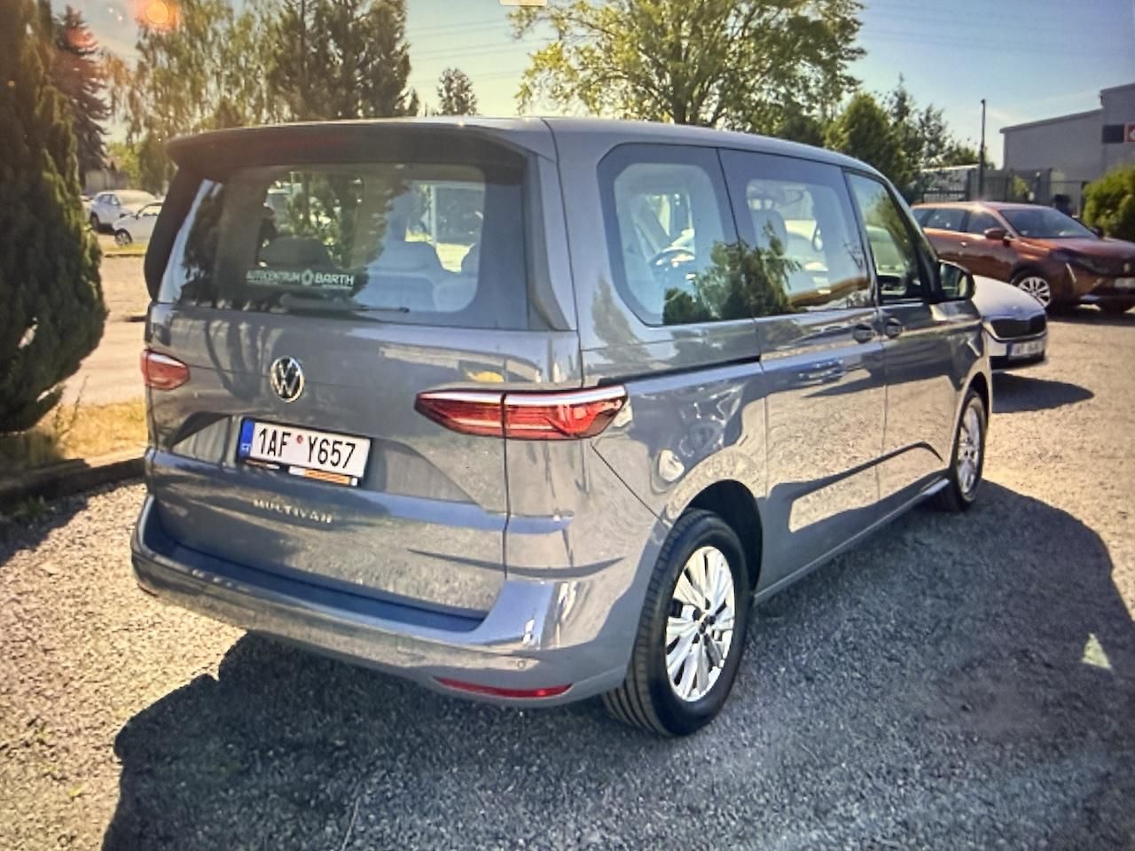 Volkswagen Multivan, 2,0TSi 150kW LIFE DSG Koup.ČR - fotka 4