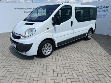 2.5CDTi 107kW 9míst! Tažné!