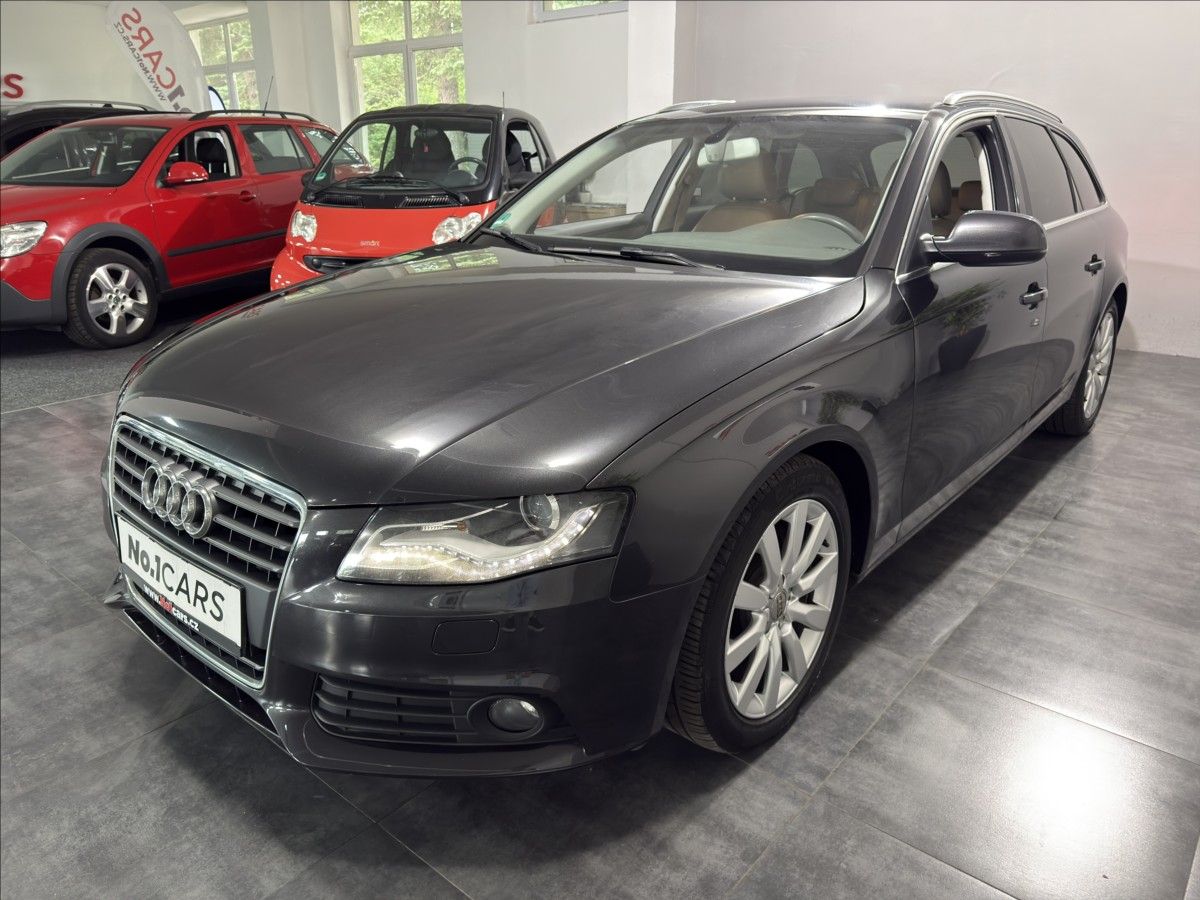 Audi A4, 2,0   TDI B8 1.MAJITEL BI-XEN - fotka 3