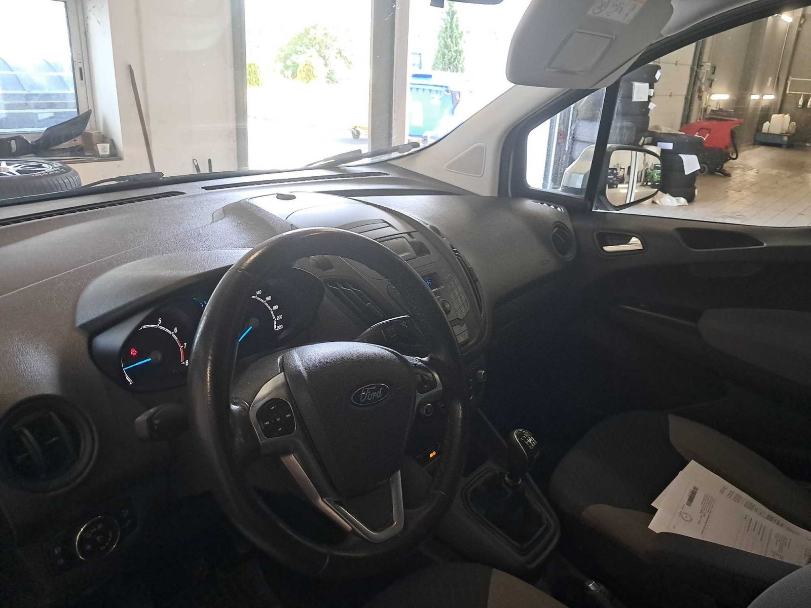 Ford Tourneo Courier, 1.0 EcoBoost, Trend, 5Míst - fotka 3