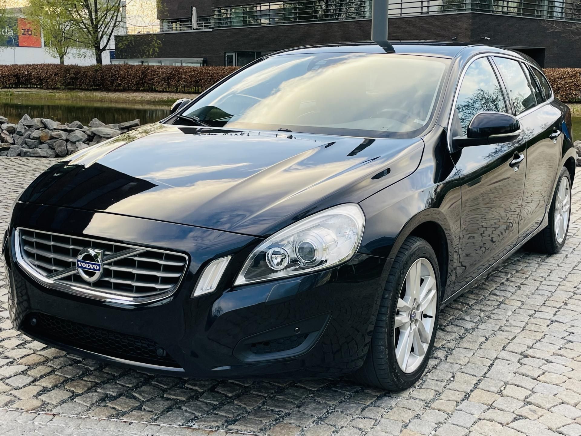 Volvo V60, 2.4D5 MANUÁL VÝHŘEV SERVISKA - fotka 4