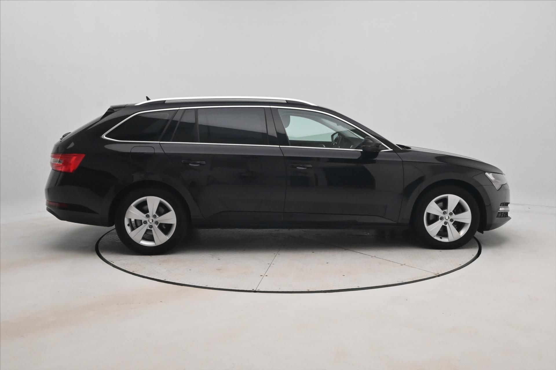 Škoda Superb, 2,0 TDI 110kW DSG Style Záruka - fotka 4