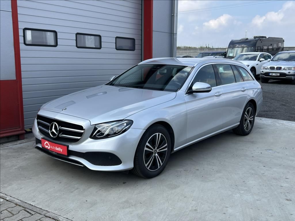 Mercedes-Benz Třídy E, 2,0 E 220 d / 9G-TRONIC