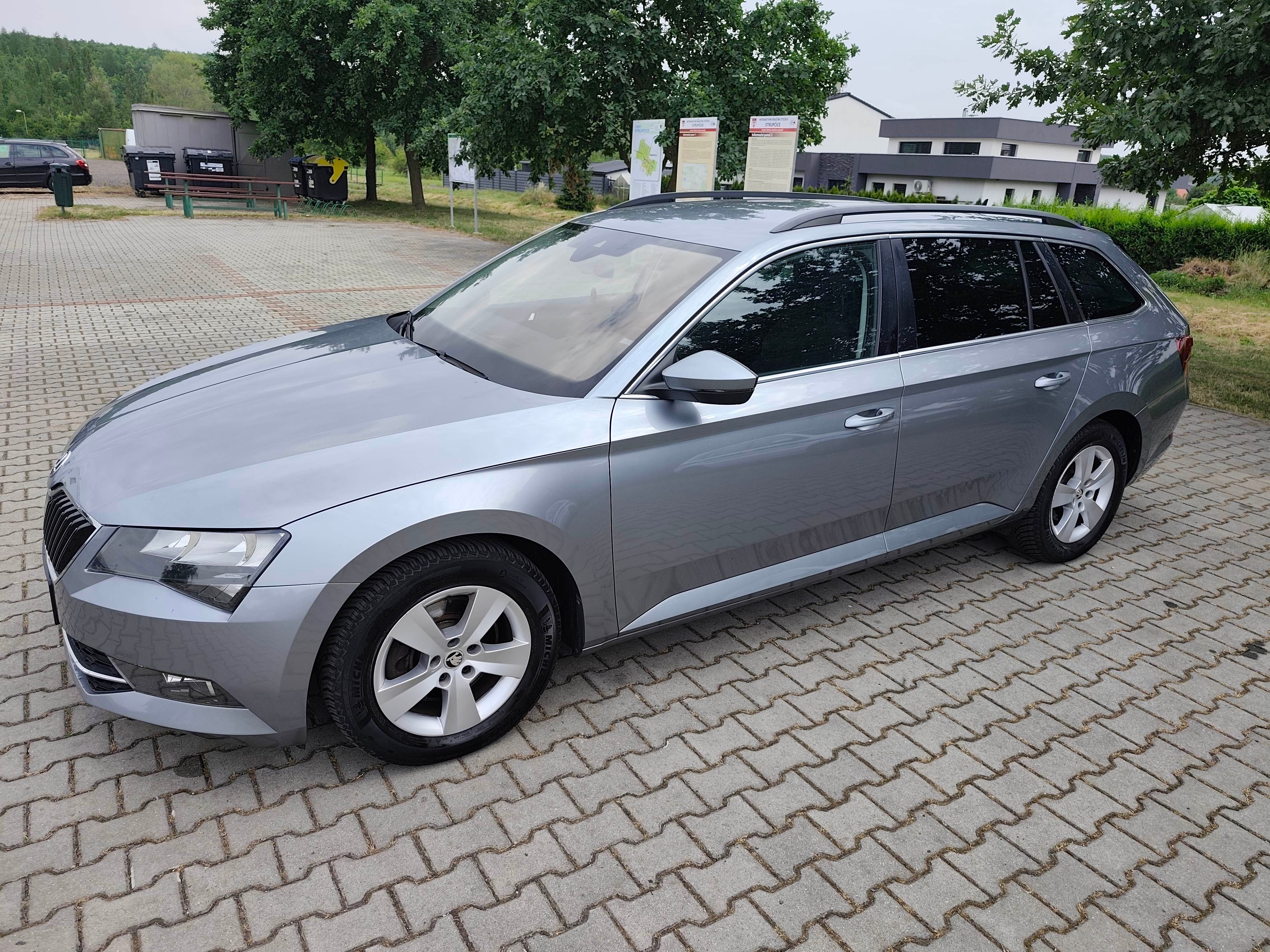 Škoda Superb, 1,6 TDI AMBITION - fotka 3