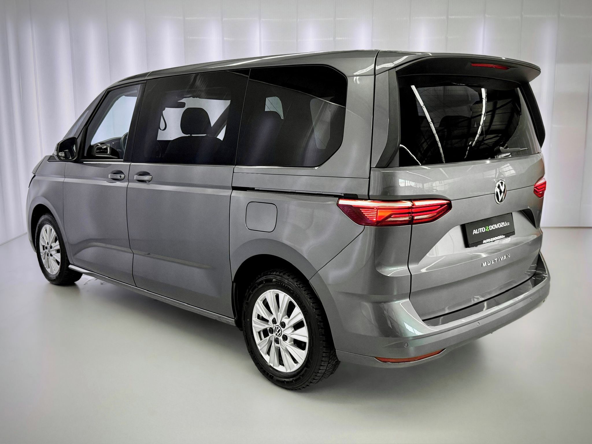Volkswagen Multivan, 2.0TDI DSG LIFE, PANO, IQ.LED - fotka 5