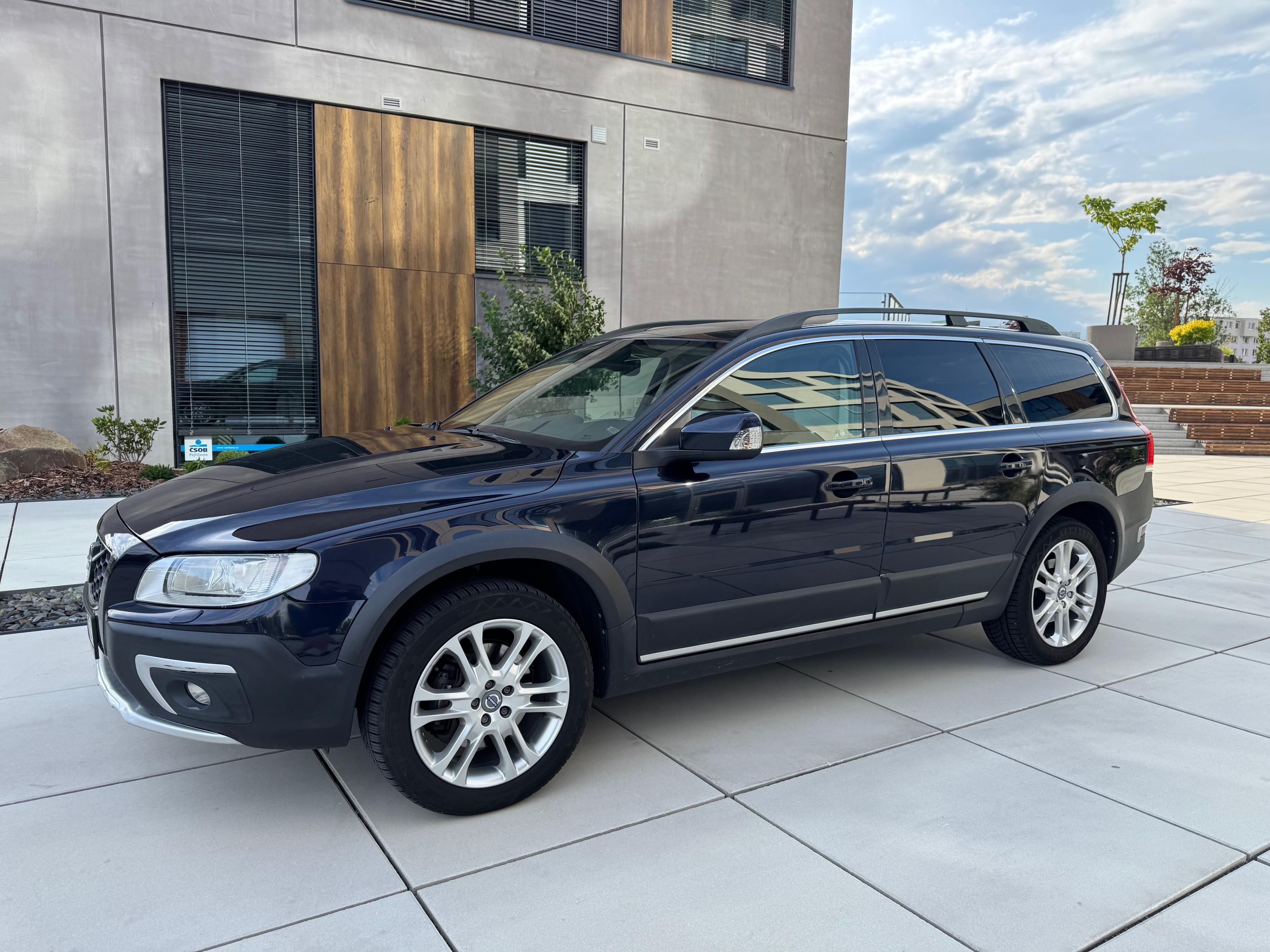 Volvo XC70, D5 162kW SUMMUM AUT AWD - fotka 4