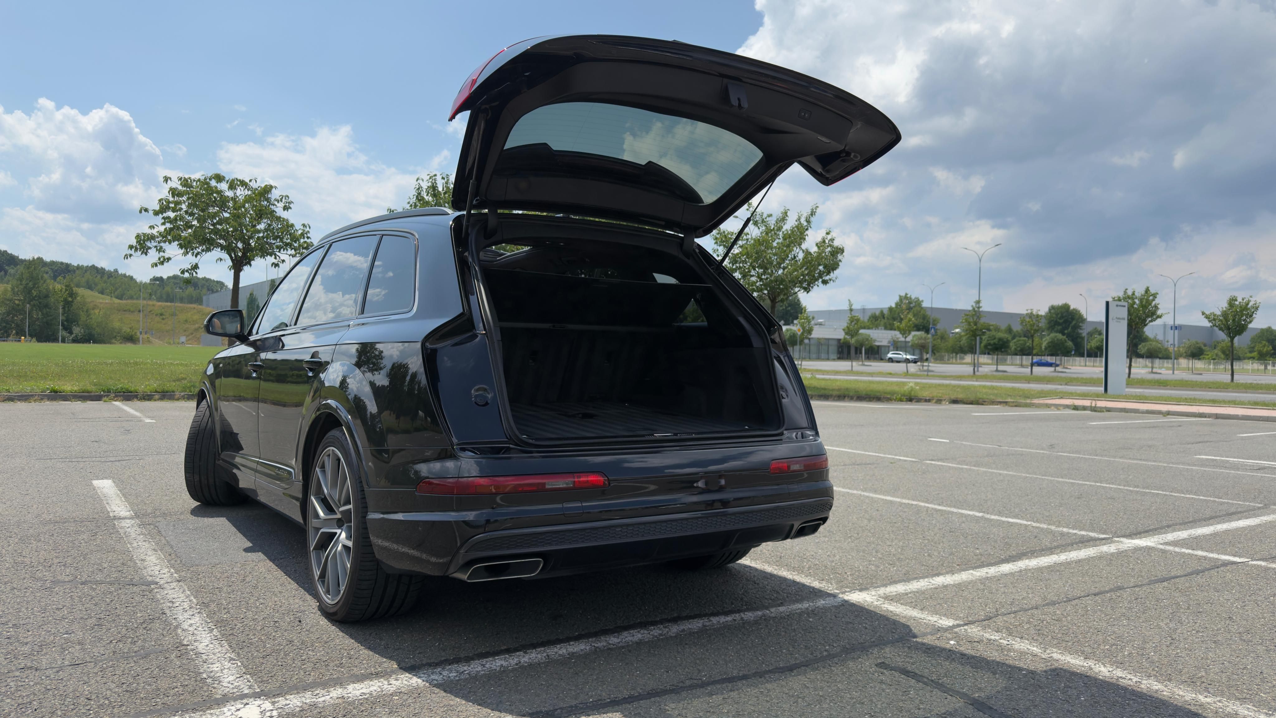 Audi Q7, 3.0 TDi Quattro, S-Line, 7míst - fotka 6