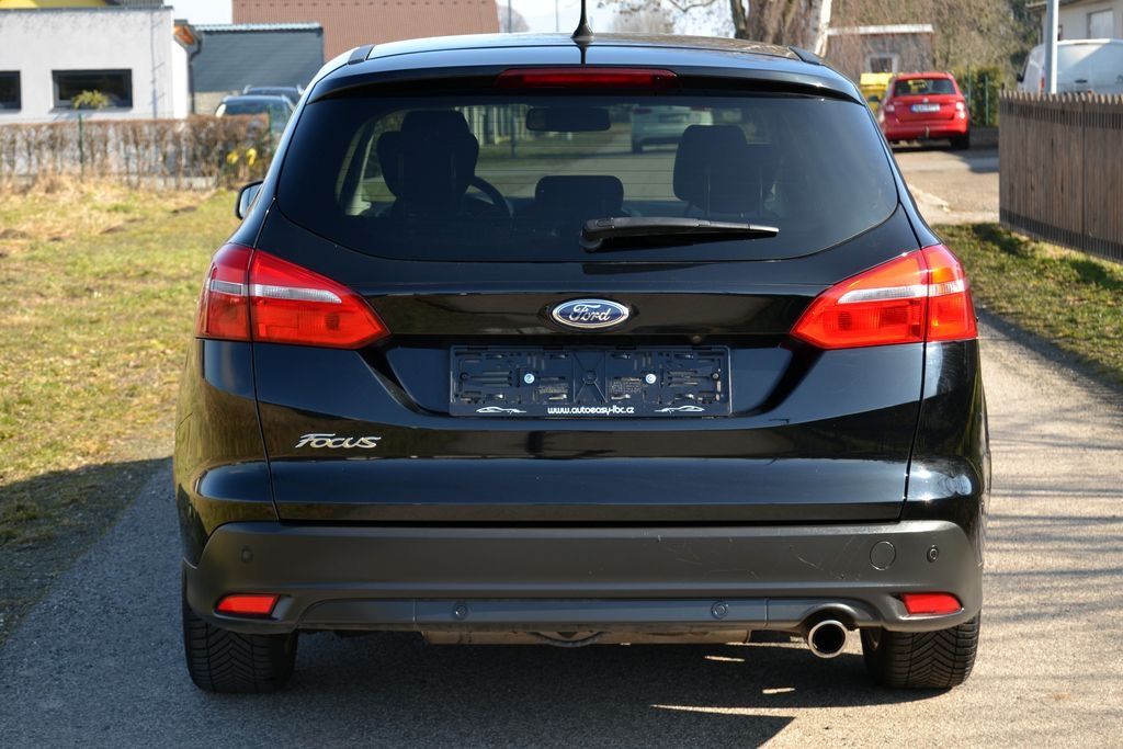 Ford Focus, 2.0 TDCI 110kW Titanium kombi - fotka 3