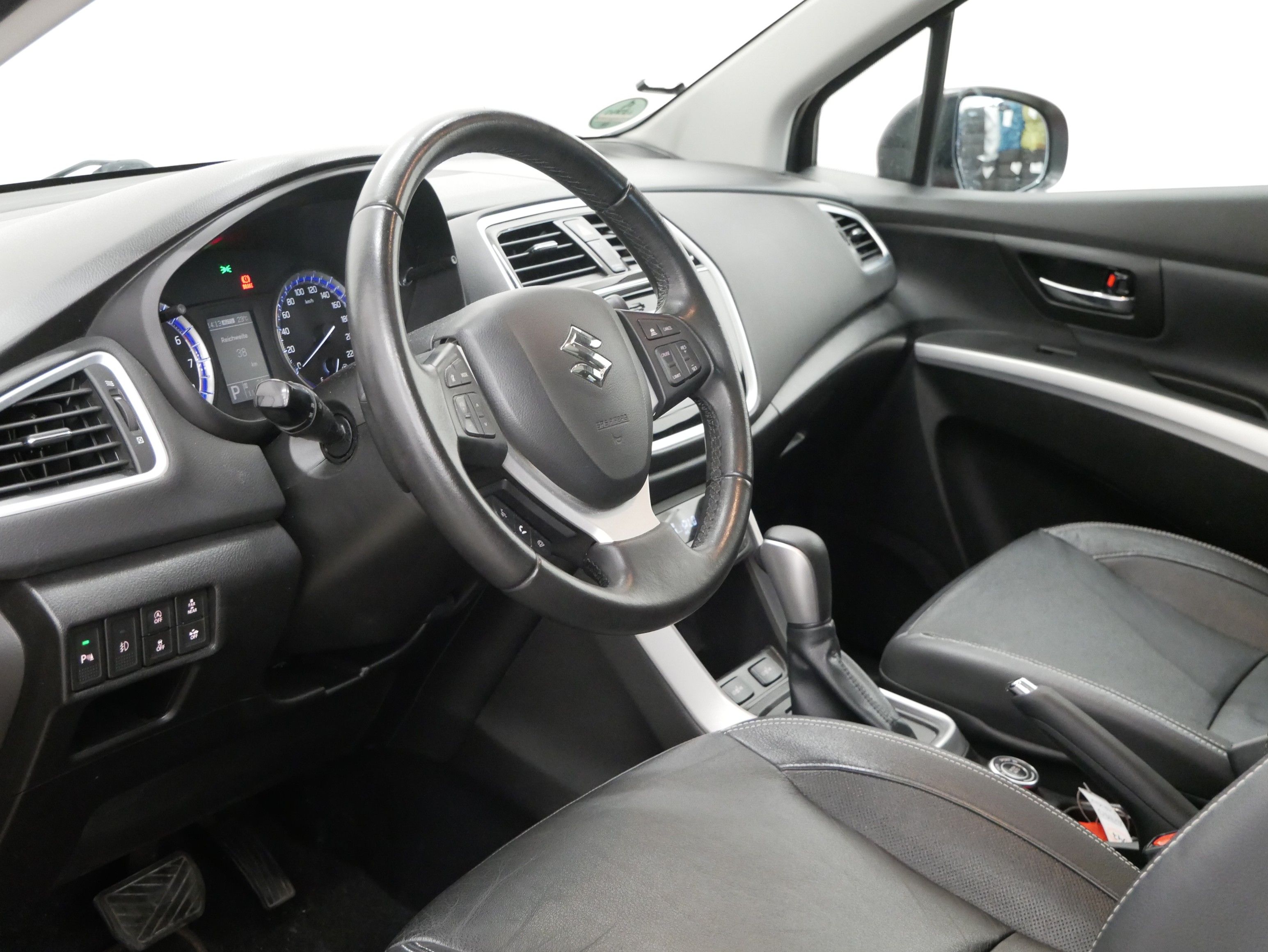 Suzuki SX4, 1.4 BoosterJet 103 kW All Grip - fotka 5