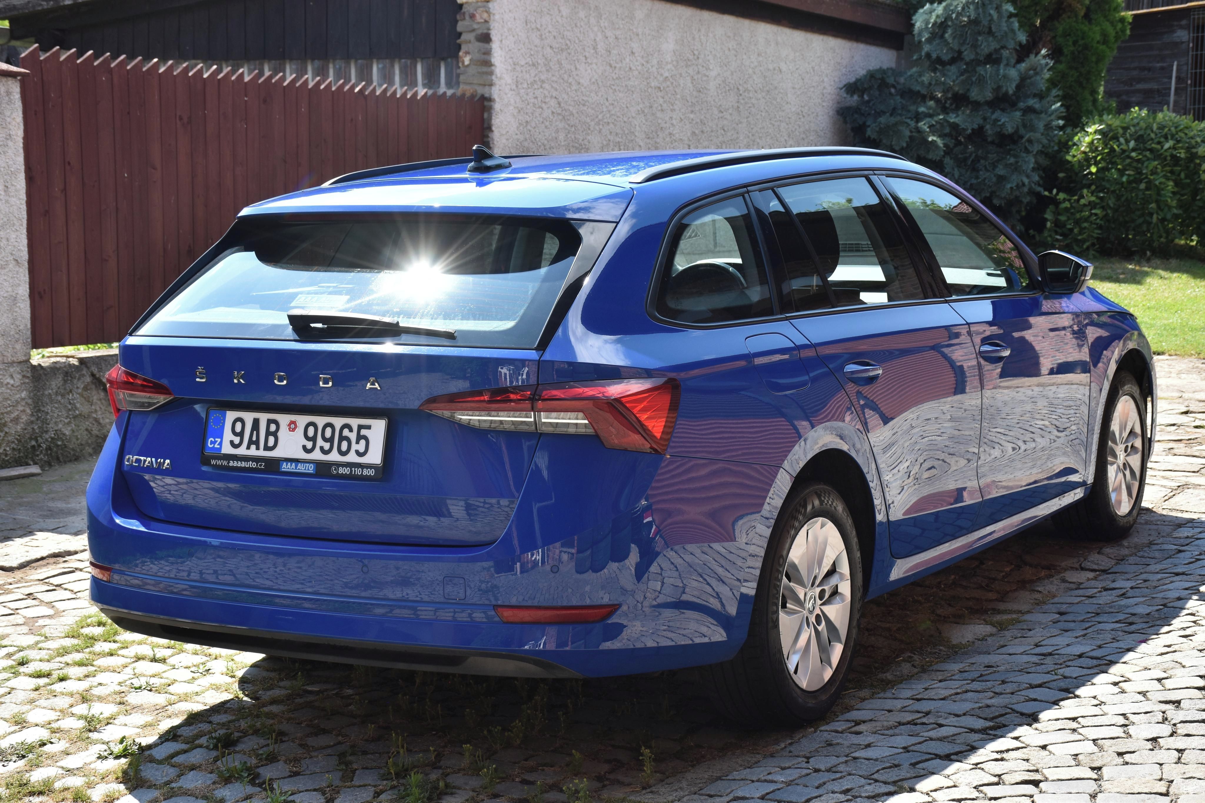 Škoda Octavia, Combi 2.0TDI 110kw DSG - fotka 4
