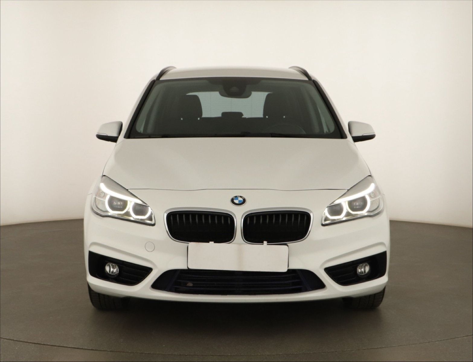 BMW Řada 2, 218d Gran Tourer, Advantage - fotka 2