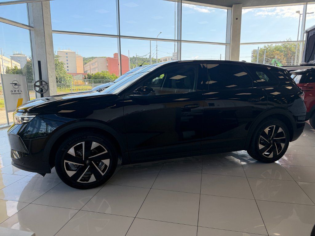 Opel Grandland, Ultimate Hybrid 1,2T 145k AT - fotka 5