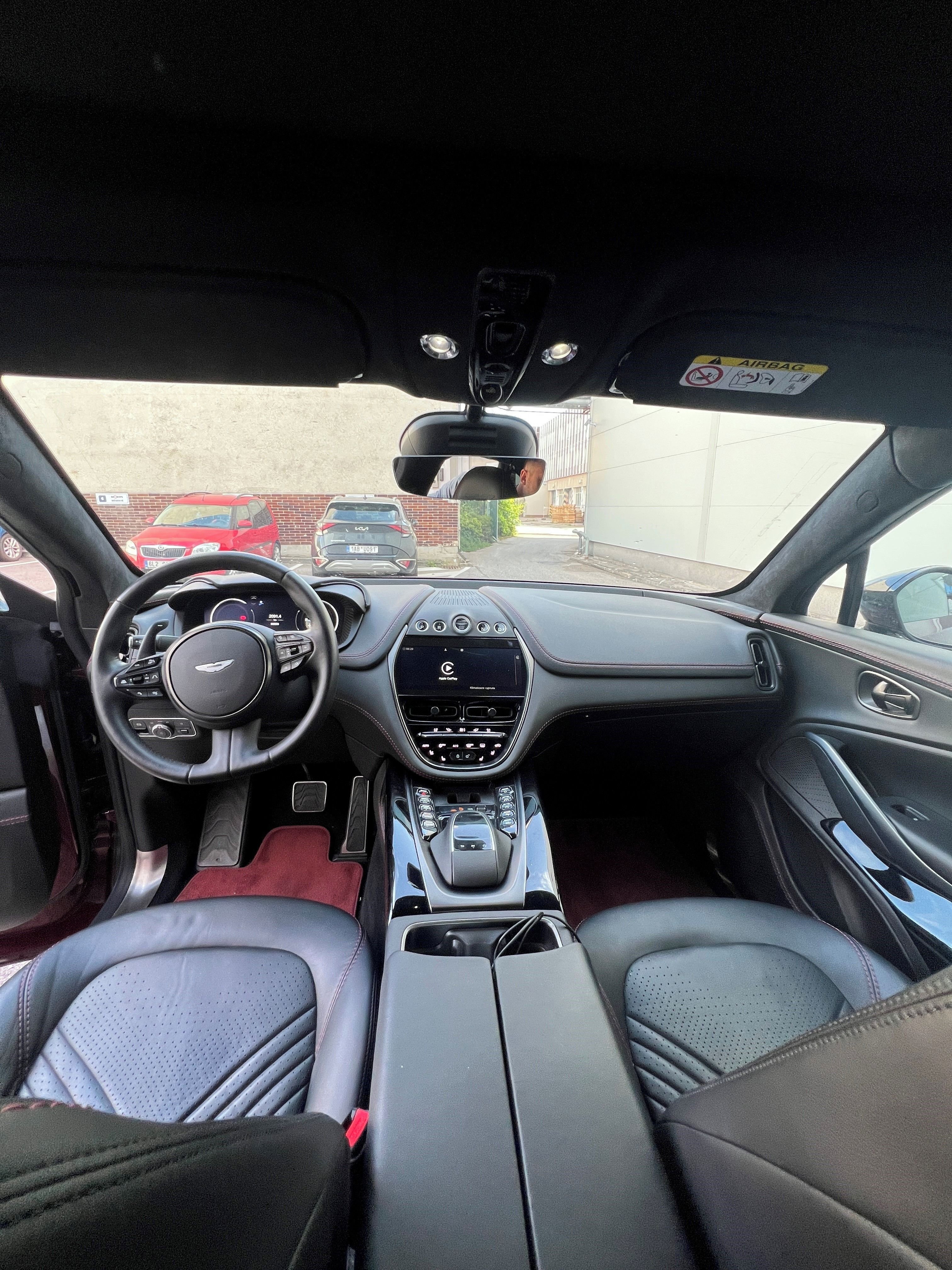 Aston Martin DBX, Aston Martin DBX 4.0 V8 AWD - fotka 3