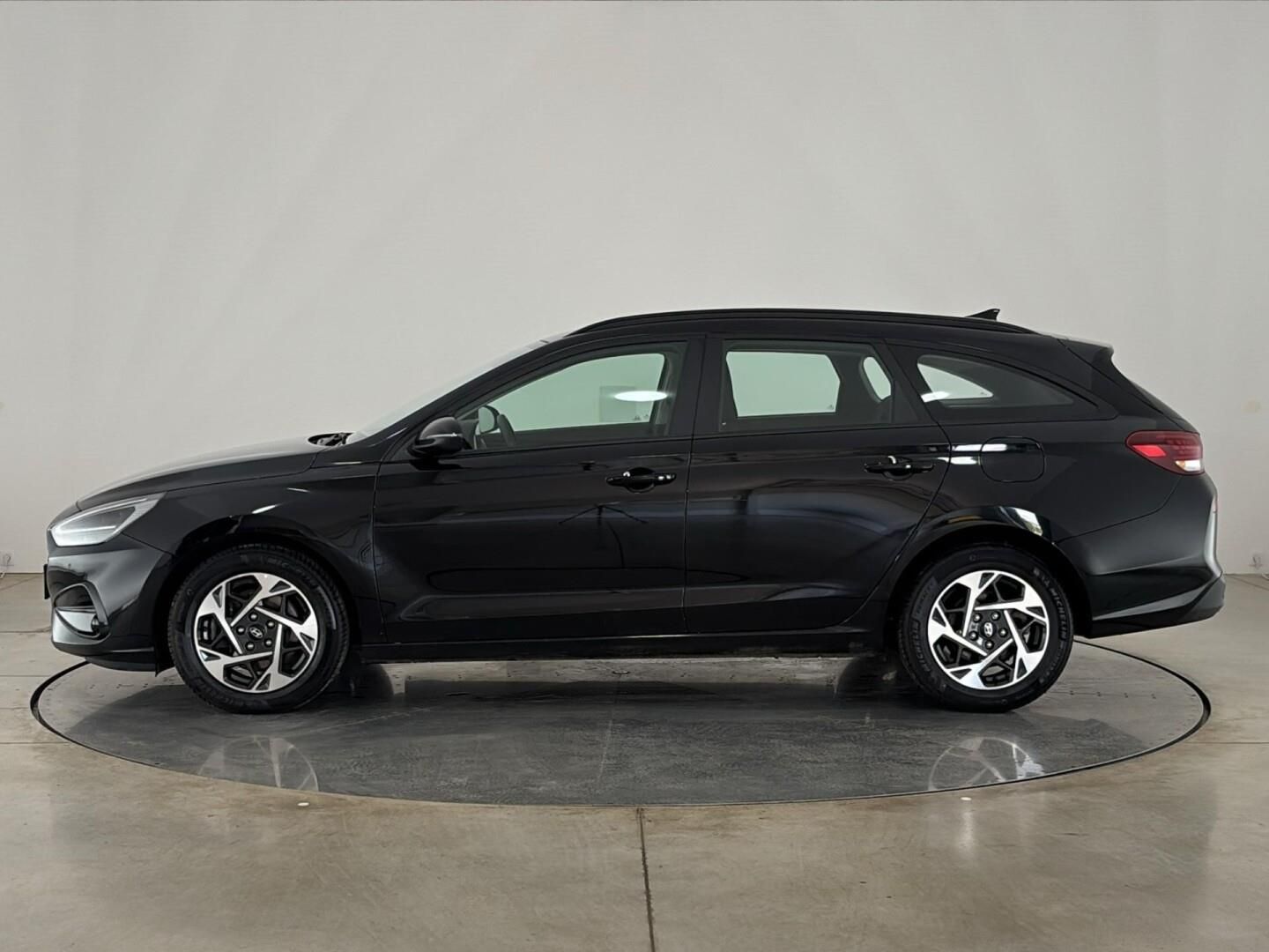 Hyundai i30, 1.5 T-GDI / 103 kW Smart DCT - fotka 3