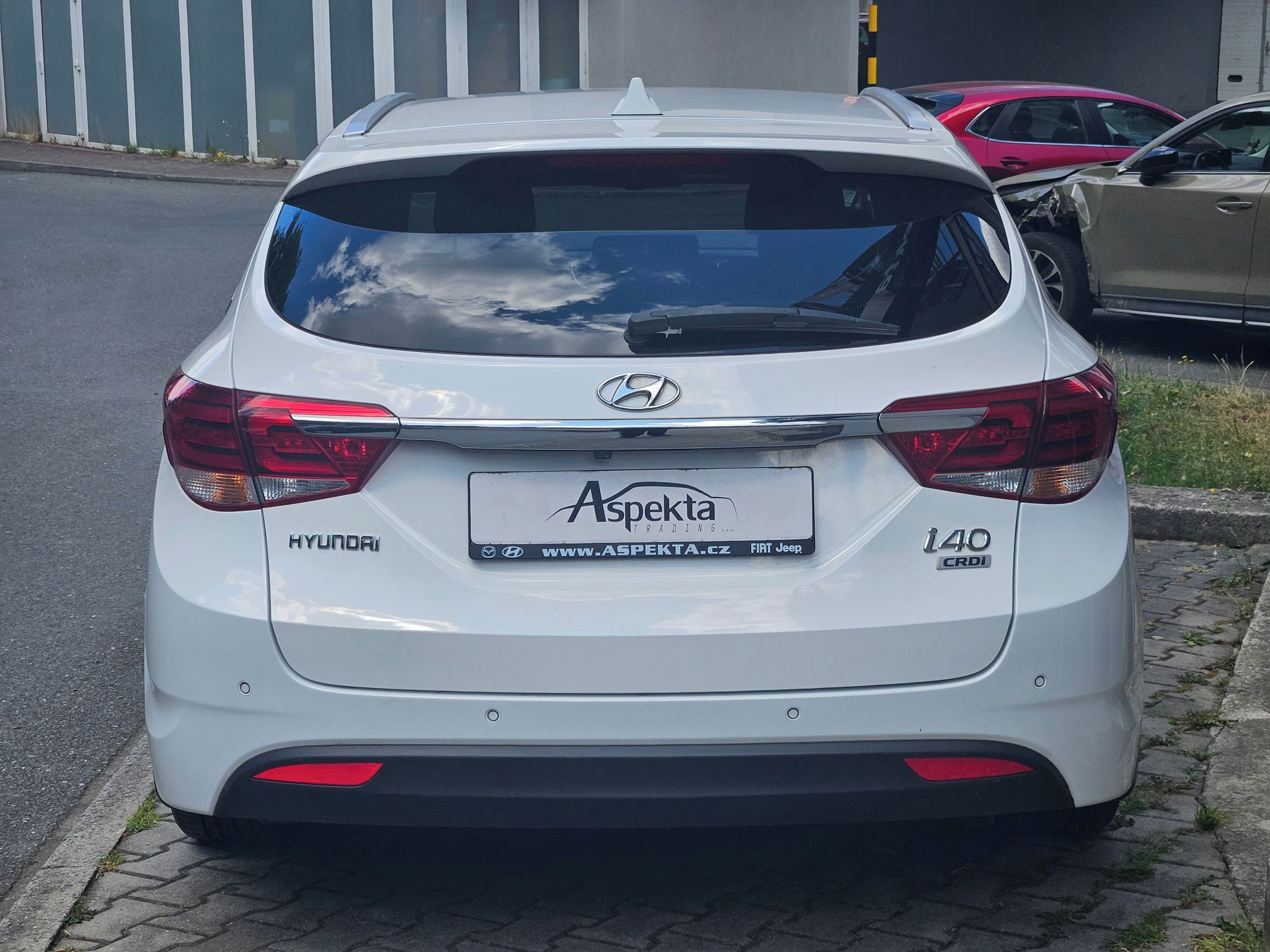 Hyundai i40, 1.6 CRDi Succes Winter, 1.maj. - fotka 4