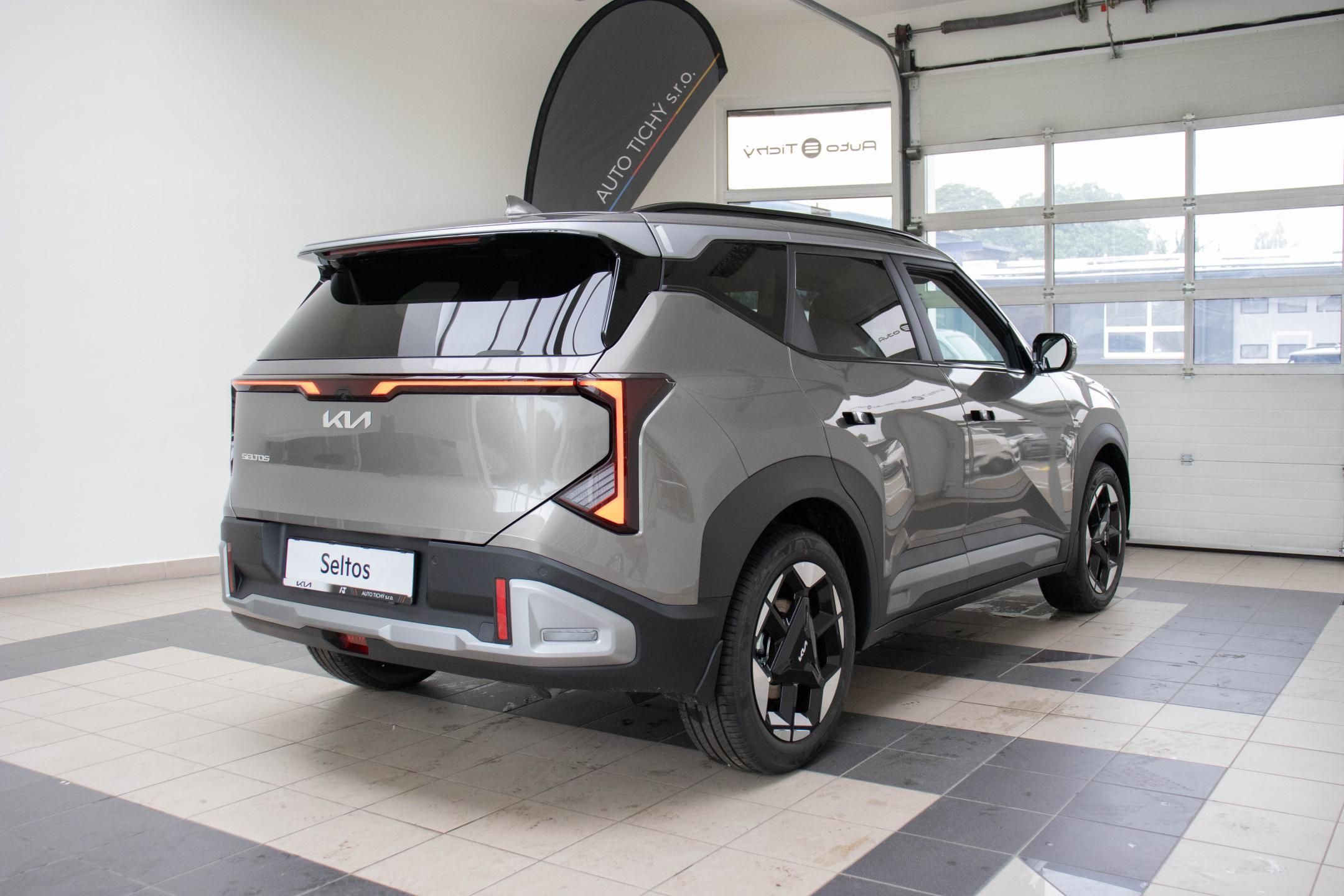 Kia Seltos, 1,6 T-GDi GPF 4x2 7DCT EXCLUSI - fotka 4