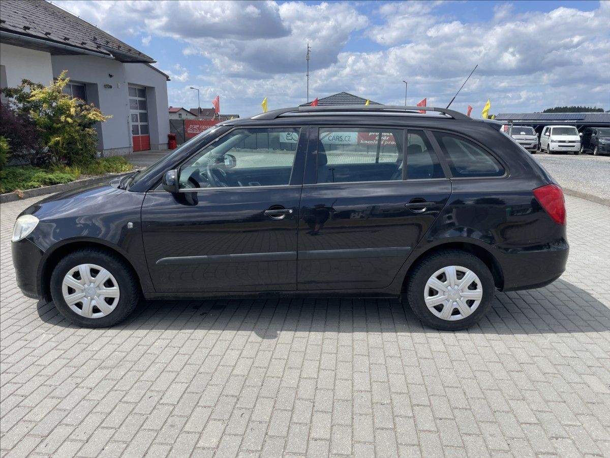 Škoda Fabia, 1,4 i 63kw Klima,ESP,po STK - fotka 2