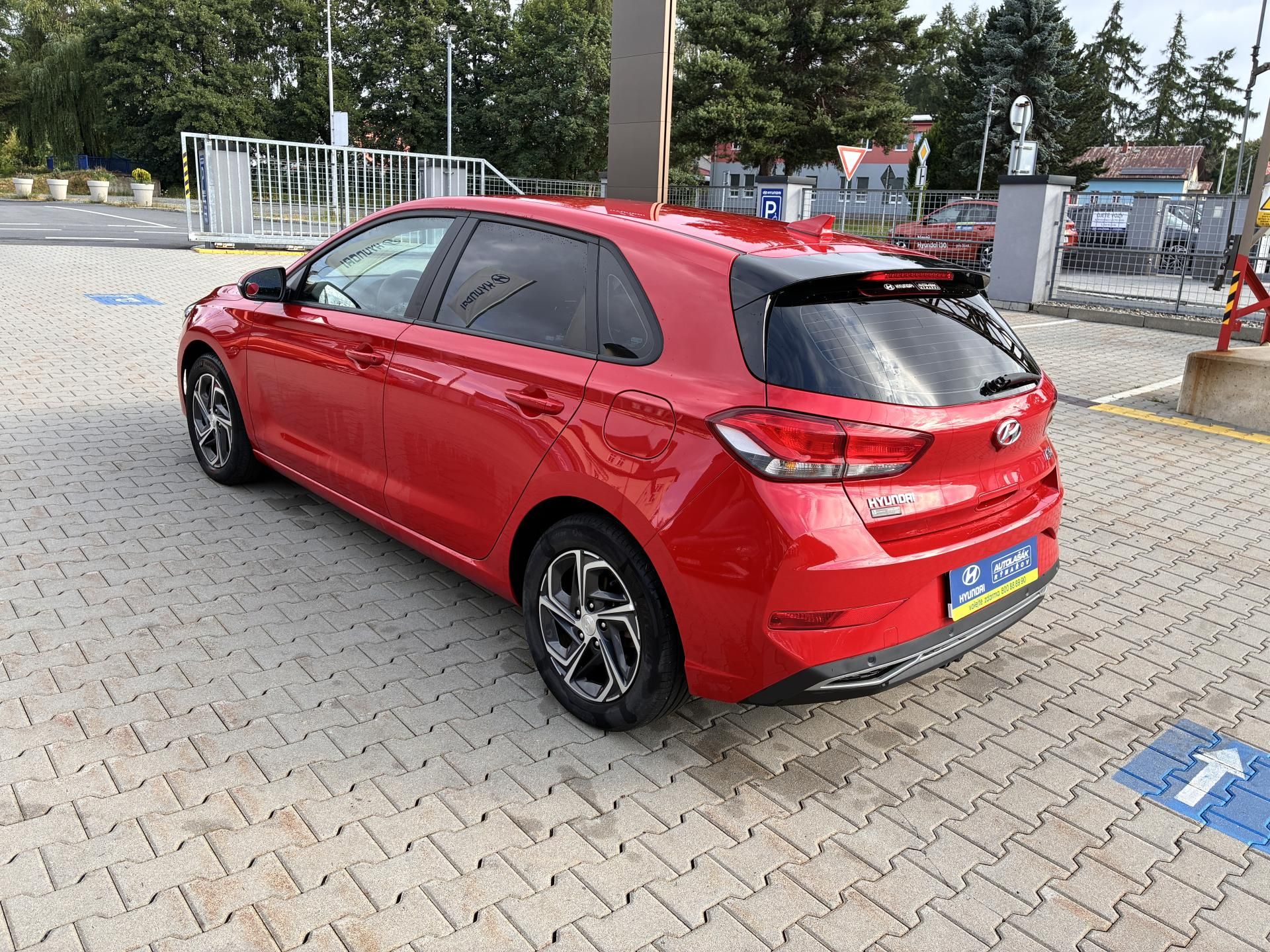 Hyundai i30, HB 1.5DPi 81kW COMFORT TAŽNÉ - fotka 5