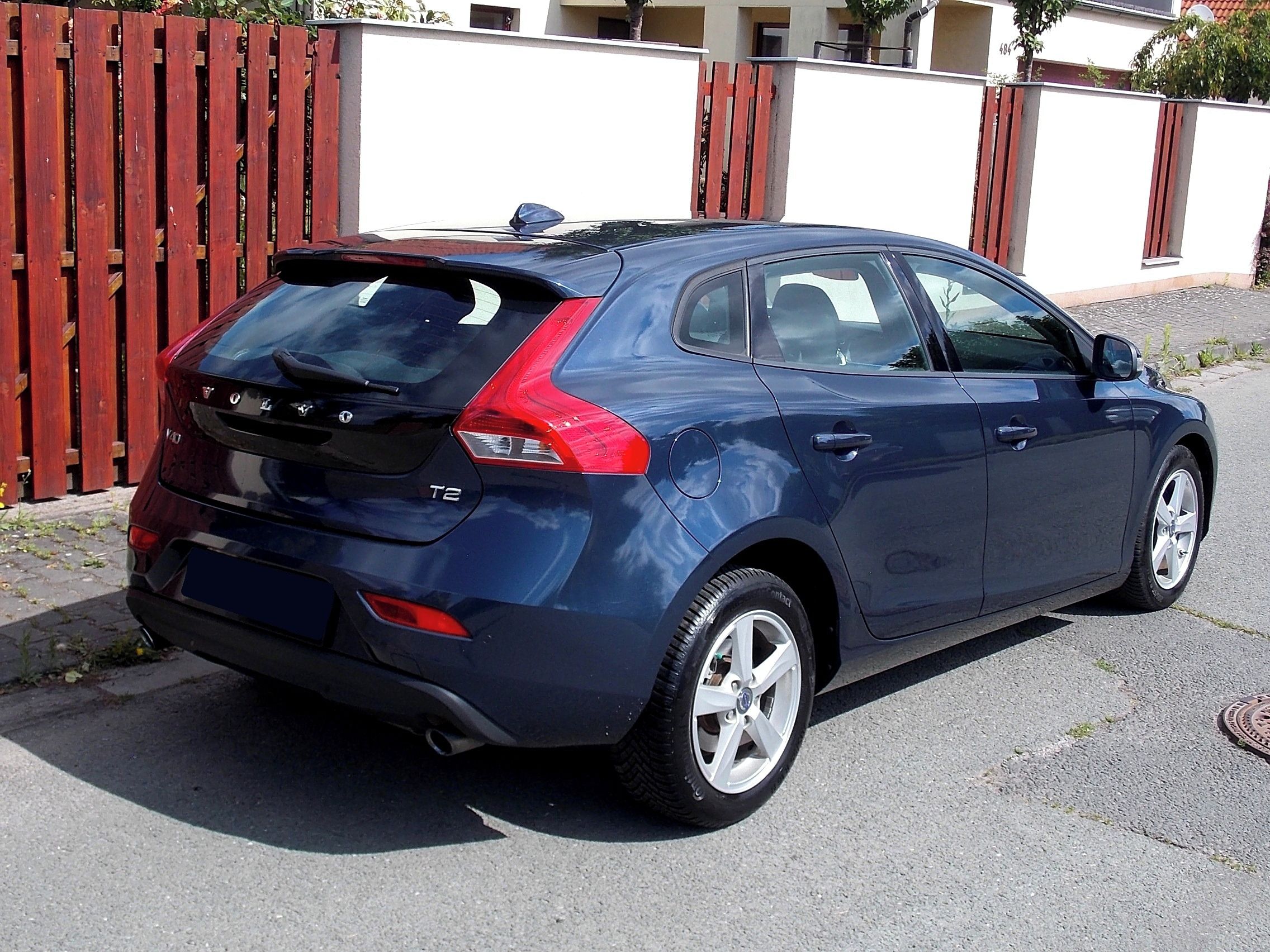 Volvo V40, 1,6 YOU T2 1. MAJITEL - fotka 2