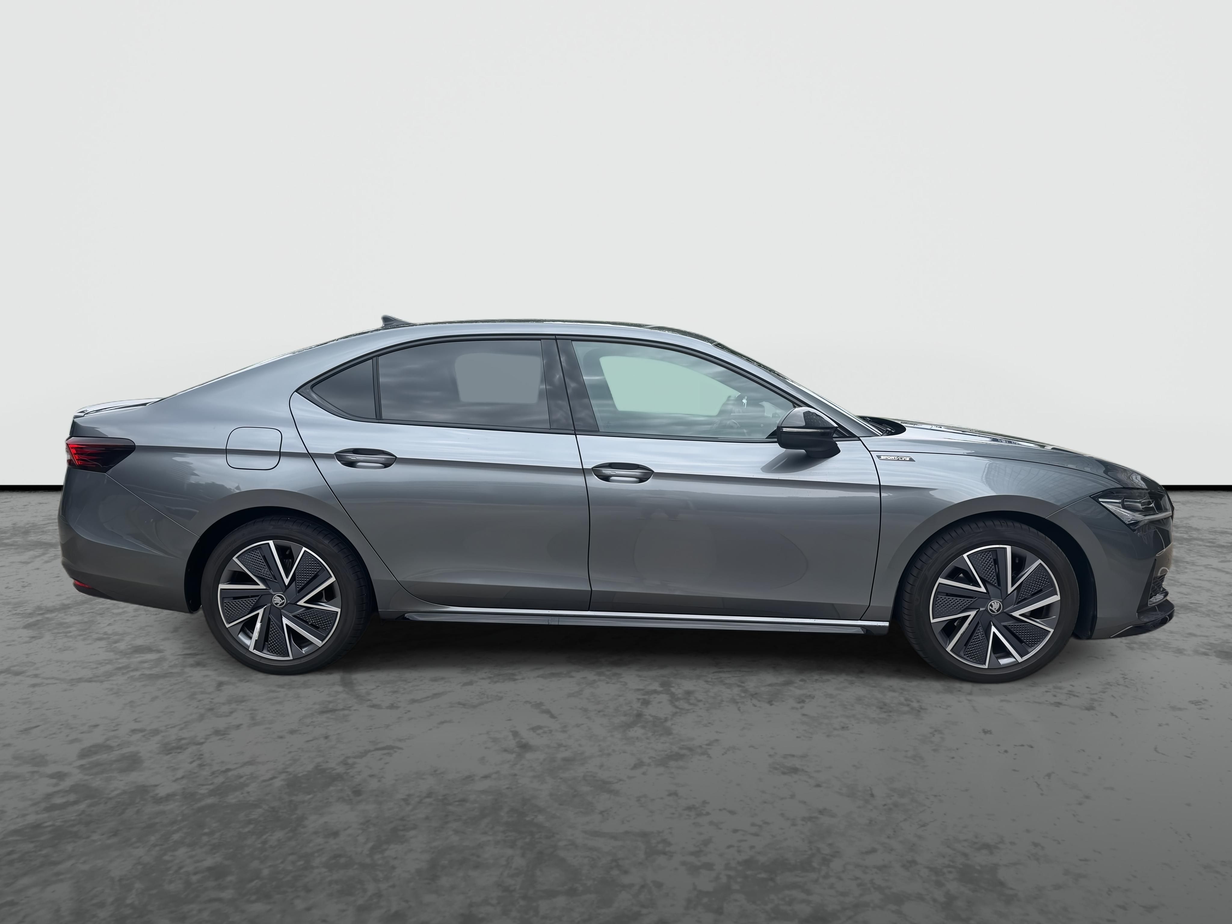 Škoda Superb, Sportline 1,5TSI DSG DPH ČR - fotka 4