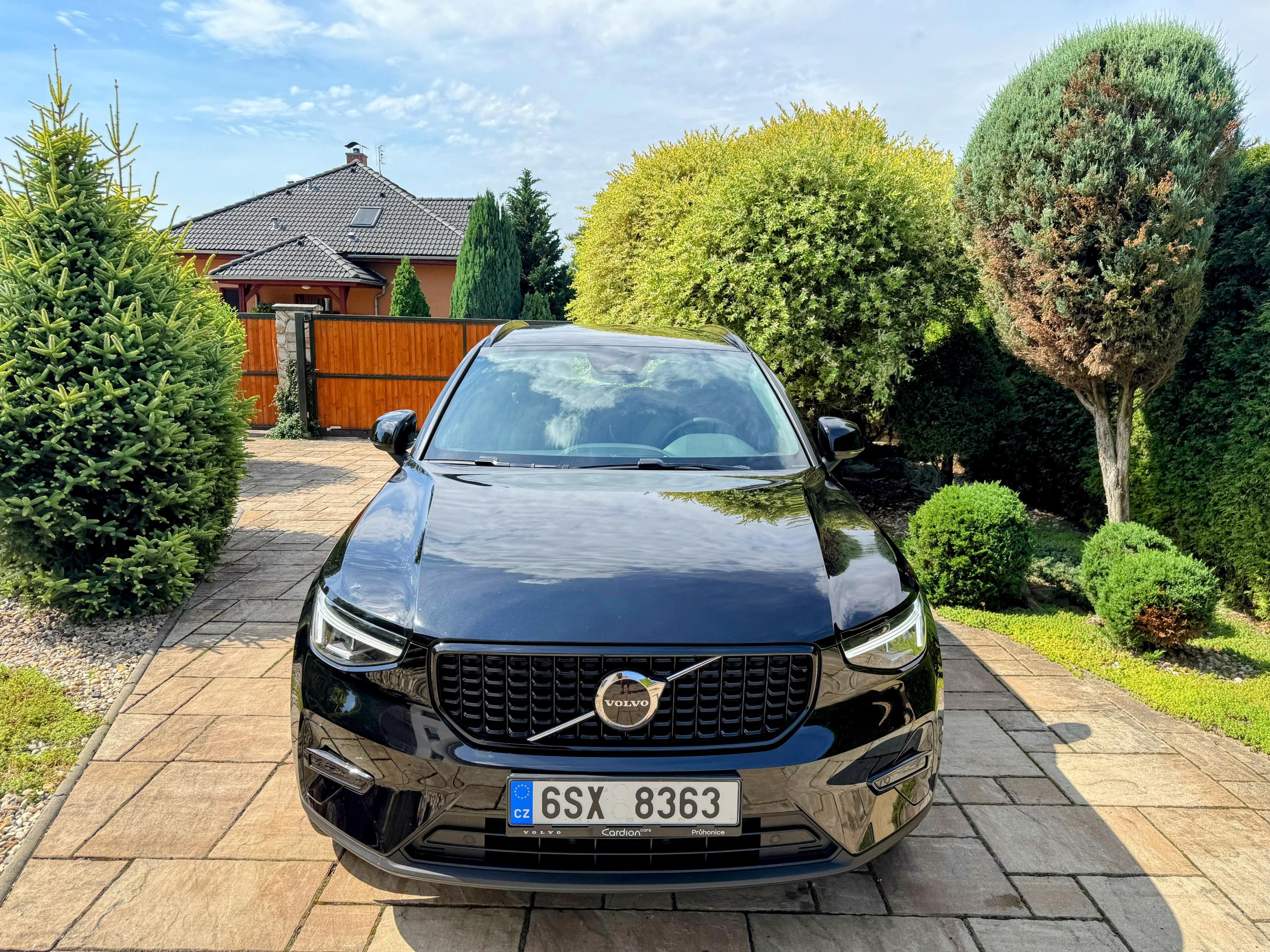 Volvo XC40, B3 PLUS BLACK EDITION - fotka 5