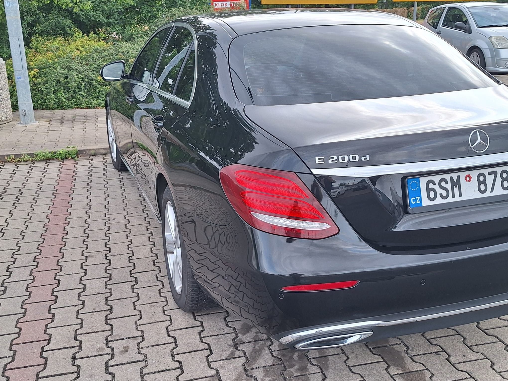 Mercedes-Benz Třídy E, Mercedes-Benz E 200 D - fotka 6