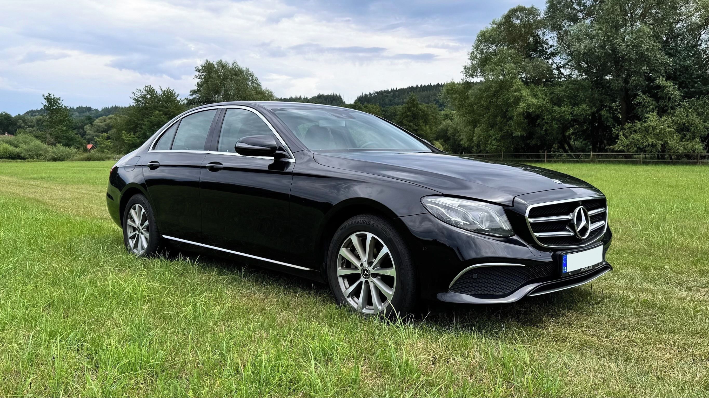 Mercedes-Benz Třídy E, pravidelný servis, hezký stav