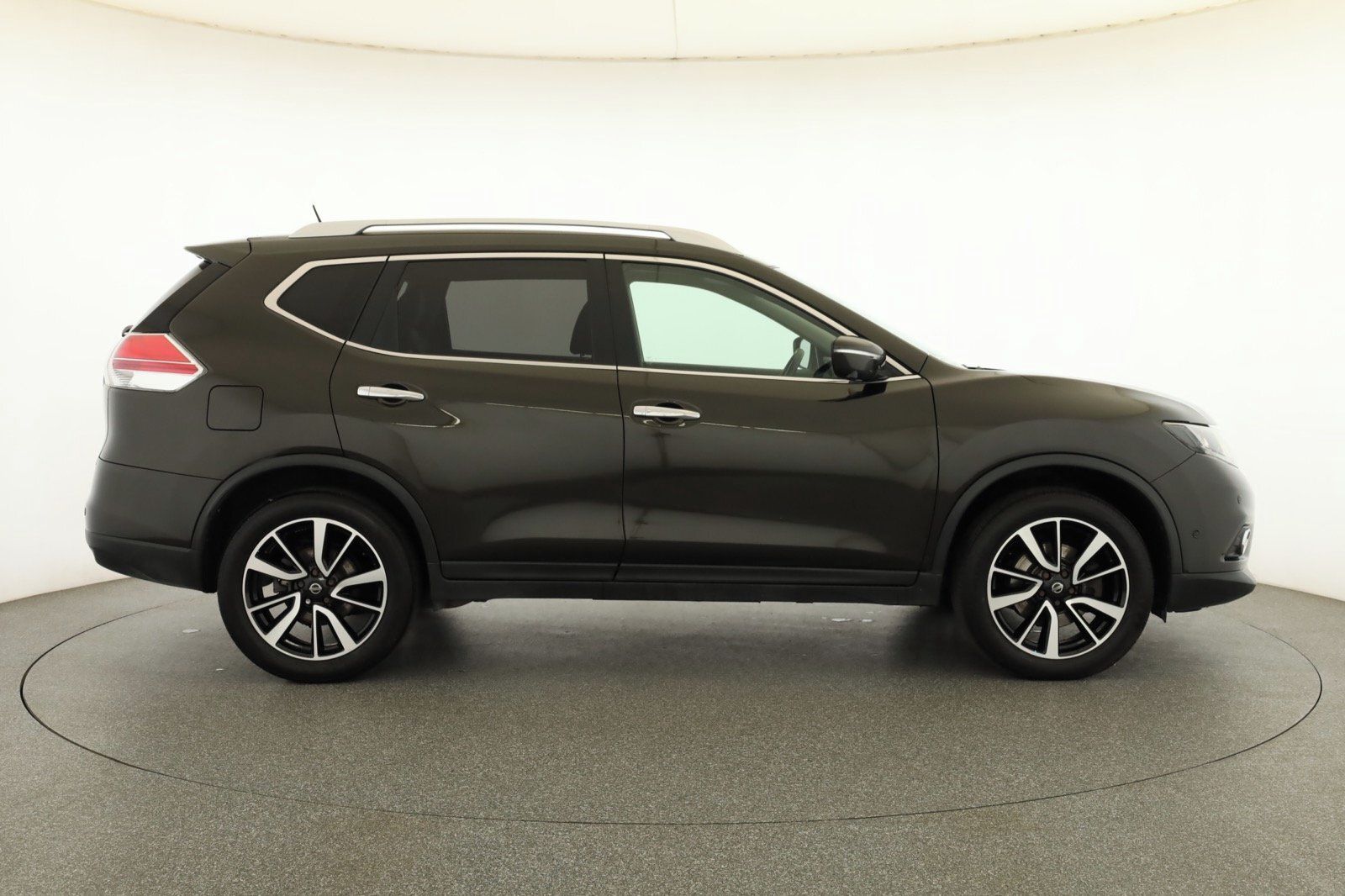 Nissan X-Trail, 2.0 dCi, 4X4, 7 míst - fotka 6