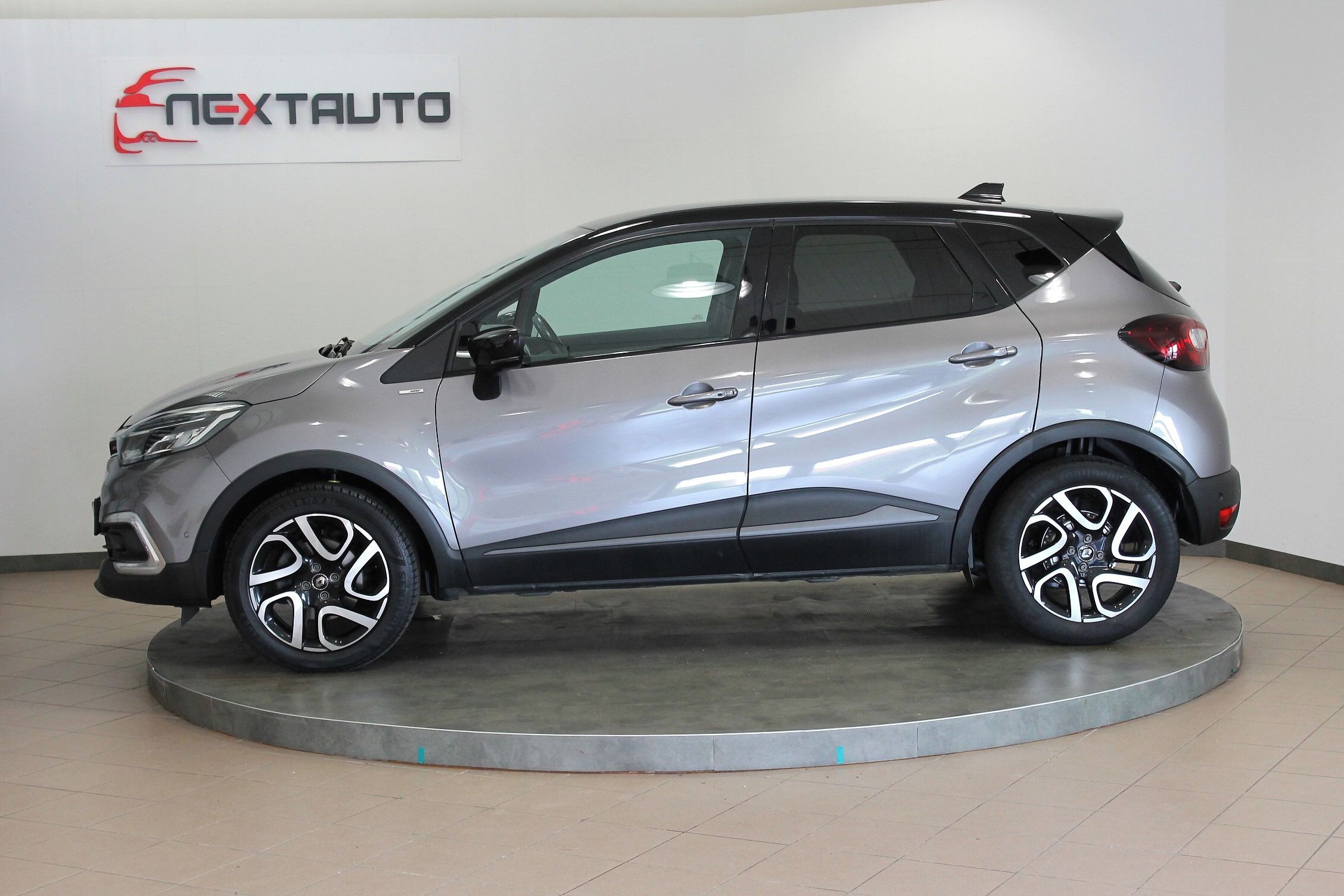 Renault Captur, 1.3 TCe 110kW AUTOMAT, BOSE - fotka 2