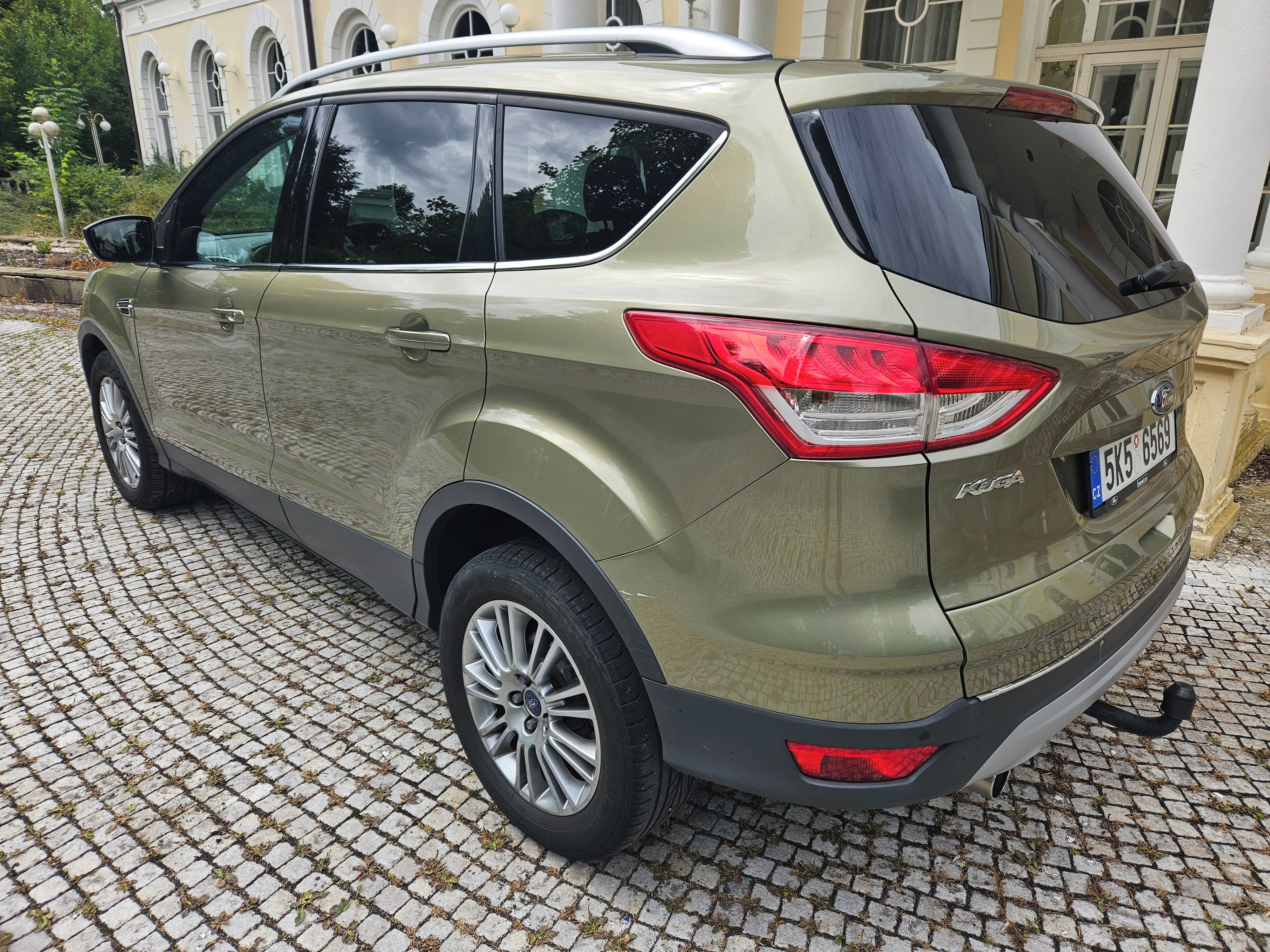 Ford Kuga, Titanium Automat 4x4 134000 km - fotka 3
