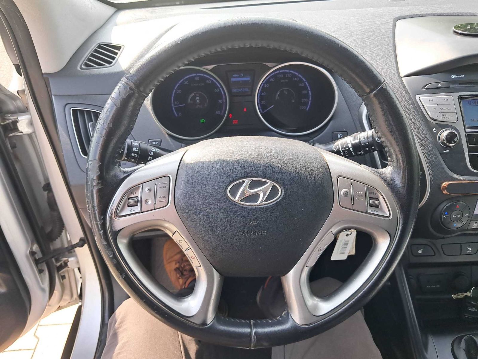 Hyundai ix35, 1.6 GDI, Kožené sedačky - fotka 3