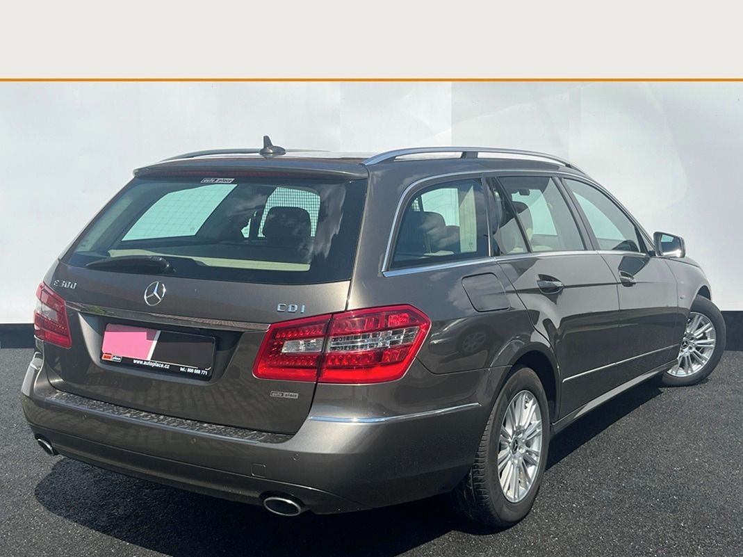 Mercedes-Benz Třídy E, 300d V6 Max.výbava TOP STAV - fotka 4