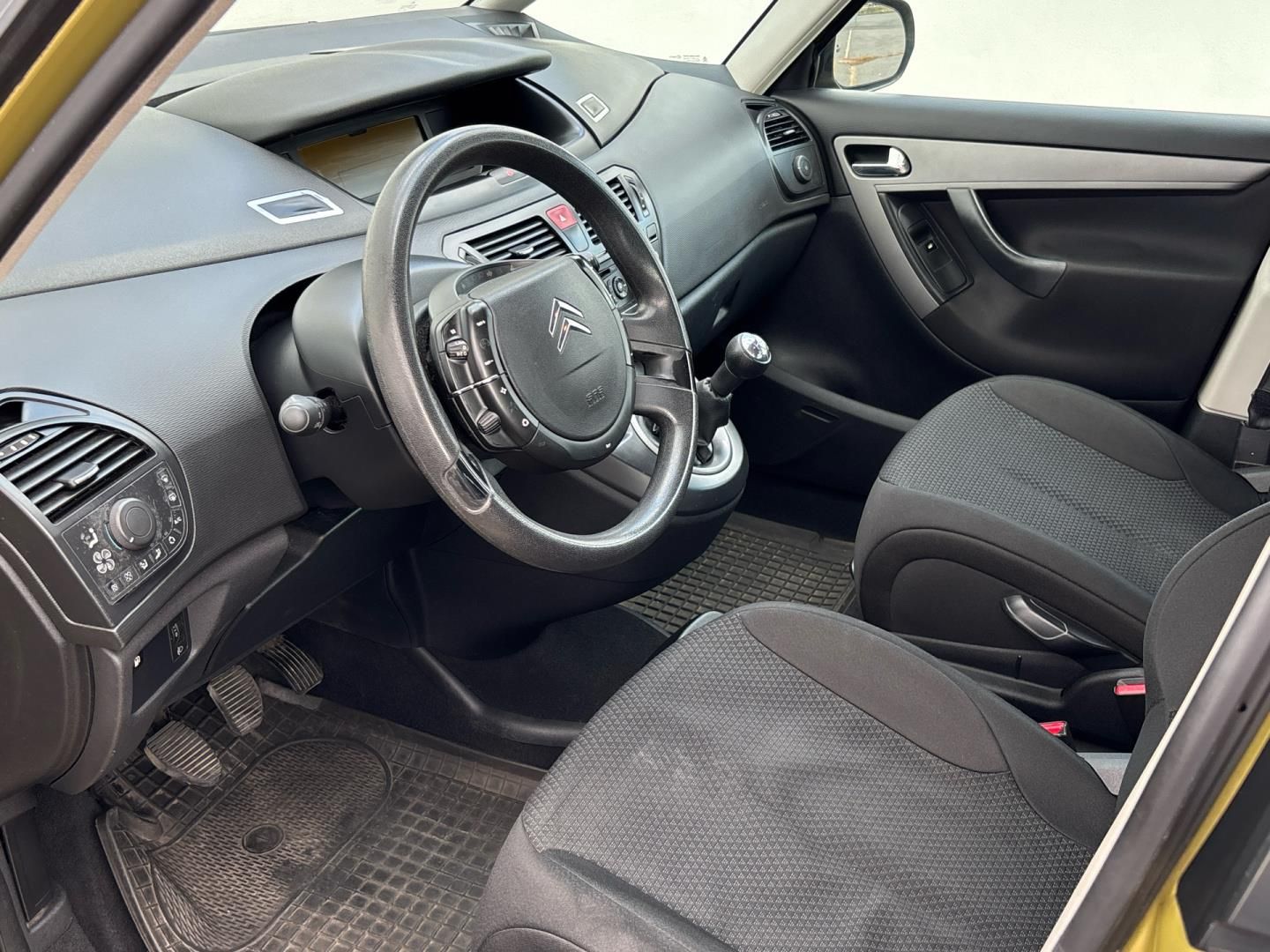 Citroën C4 Picasso, 1.6 Hdi / 80 kW - fotka 6