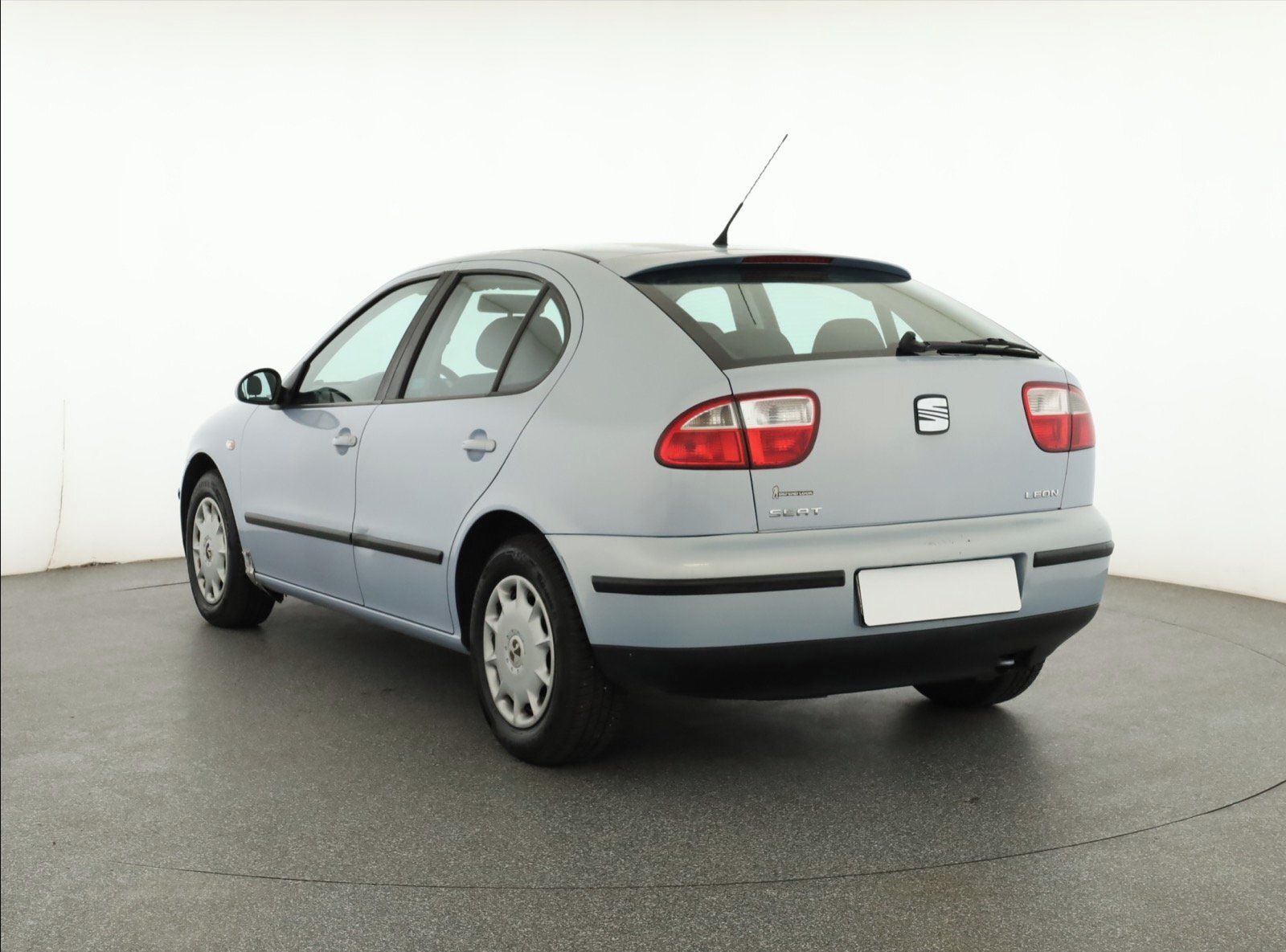 Seat Leon, 1.4, po STK, Klima - fotka 4