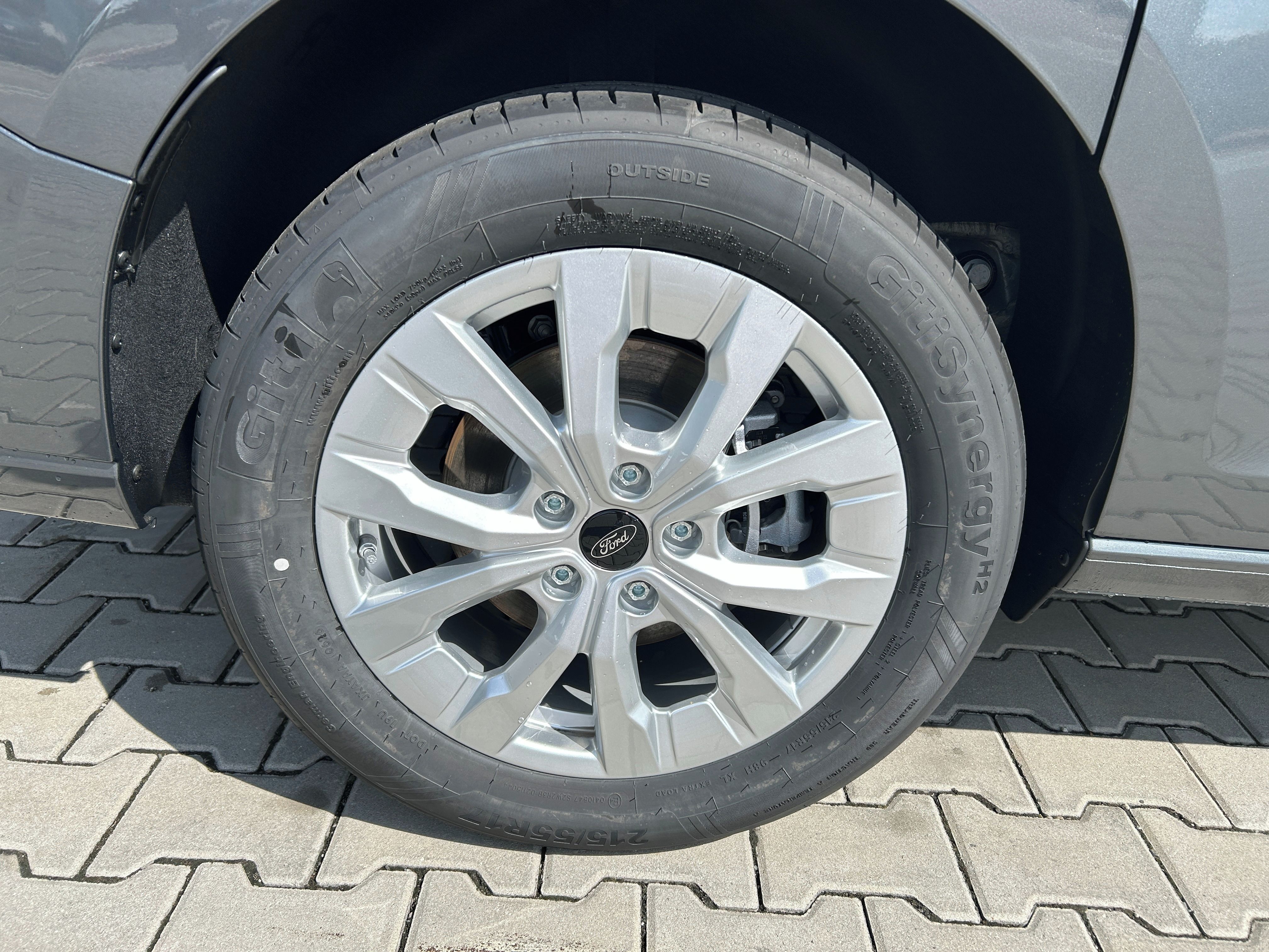Ford Tourneo Connect, 1.5 Ecoboost 85kW AT Titanium - fotka 4