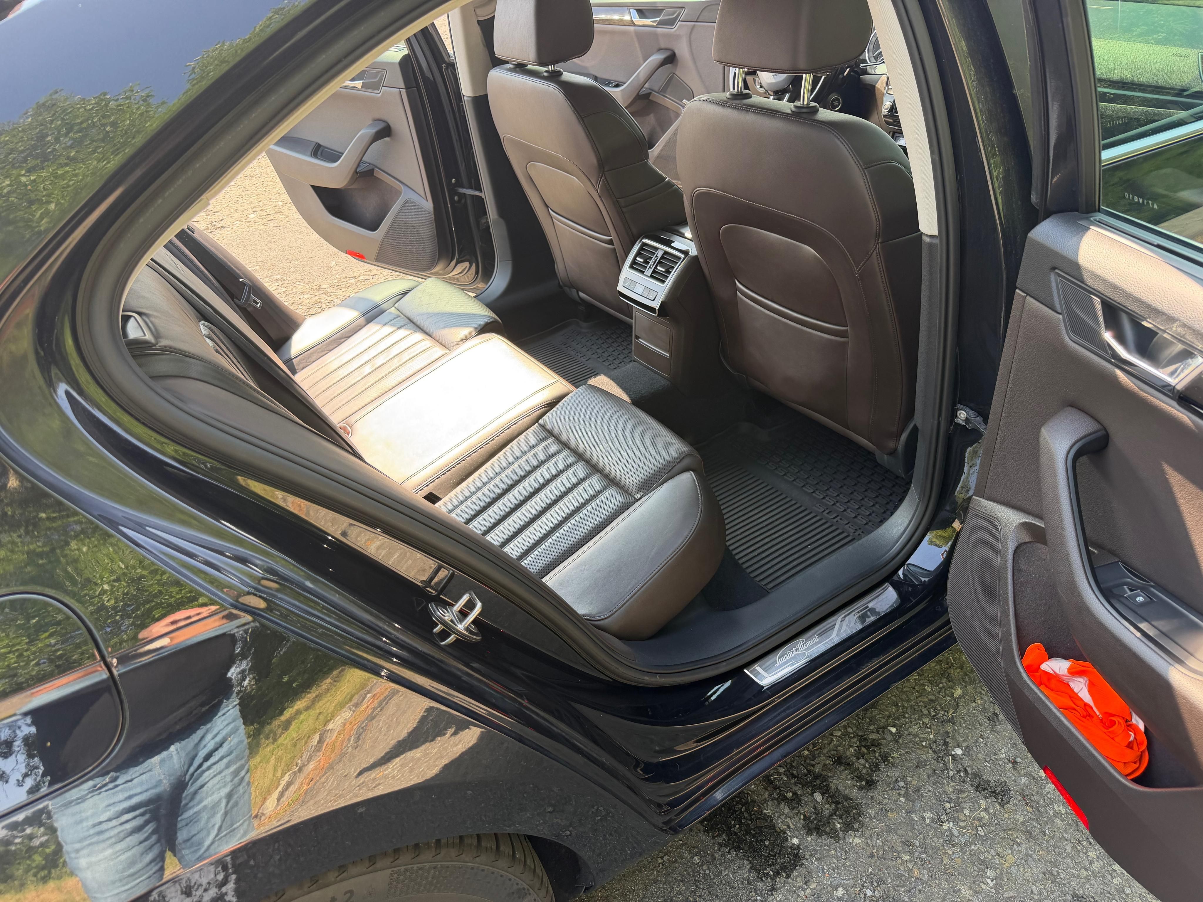 Škoda Superb - fotka 5