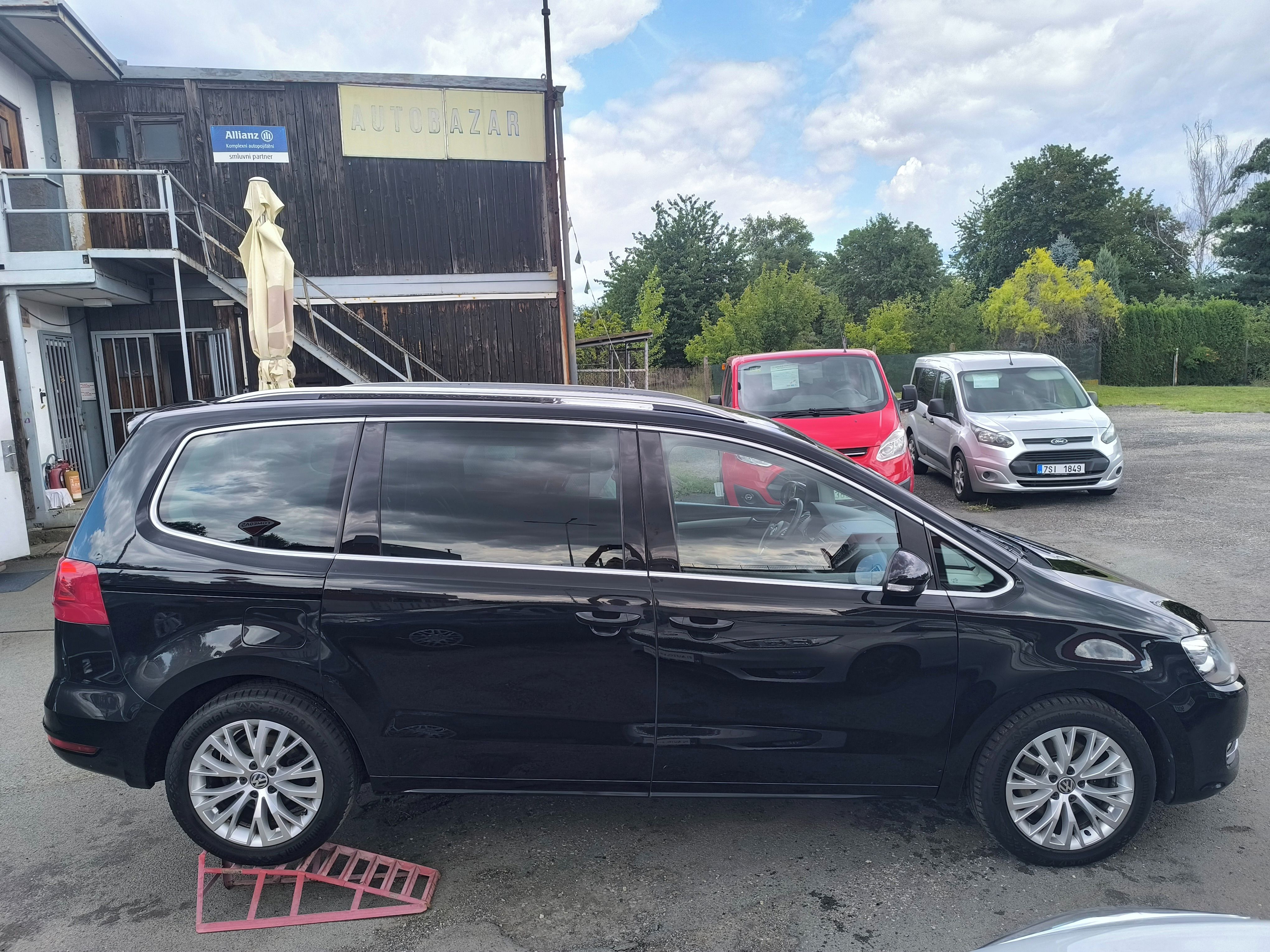 Volkswagen Sharan, 2.0TDi Highline,Tažné,1majitel - fotka 6