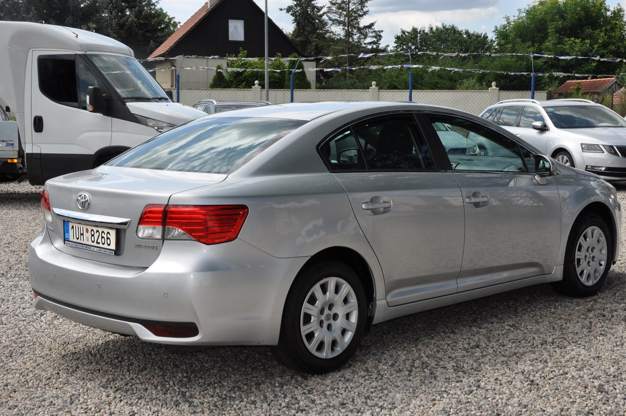 Toyota Avensis, 1.8 Valvematic A/T Kůže - fotka 3