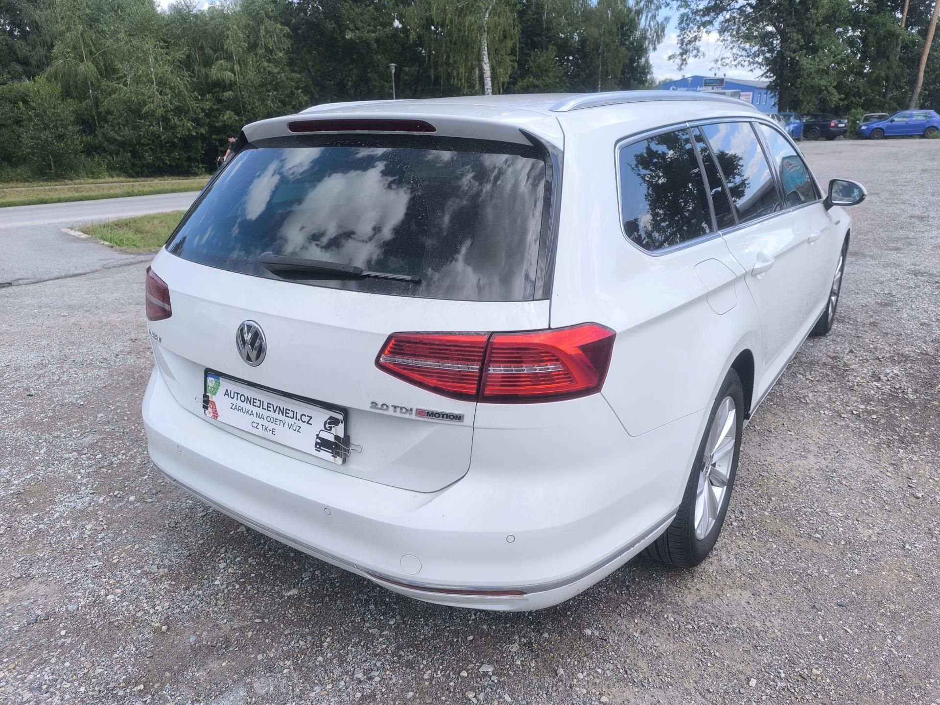 Volkswagen Passat, 4X4,MANUÁL,VÝBAVA,SERVIS,PĚKNÝ - fotka 5