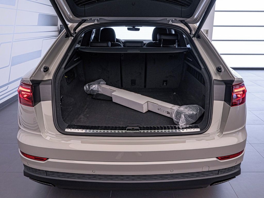Audi Q8, SUV 50 TDI quattro - fotka 6