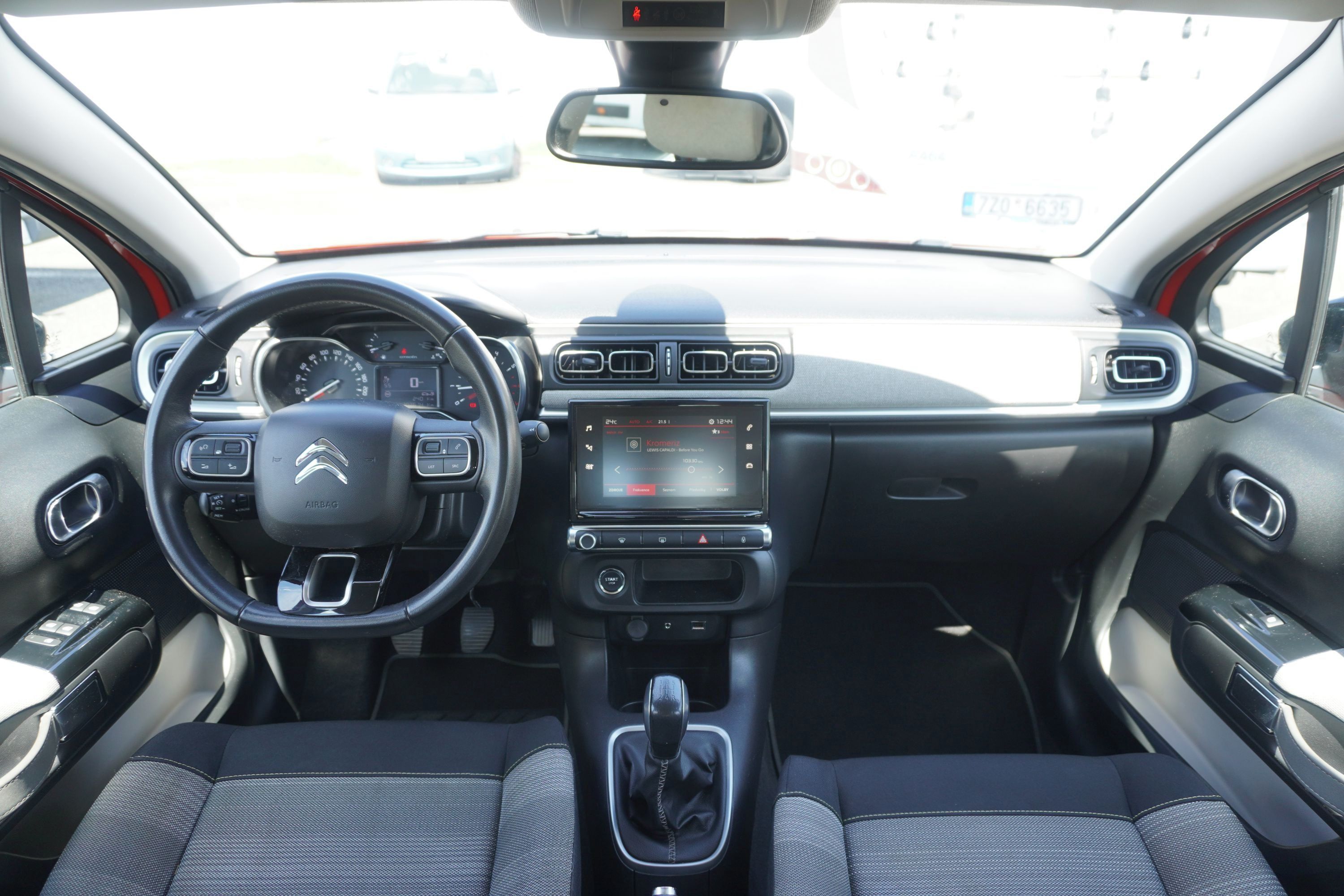 Citroën C3, 1.2PT 82 SHINE - fotka 5