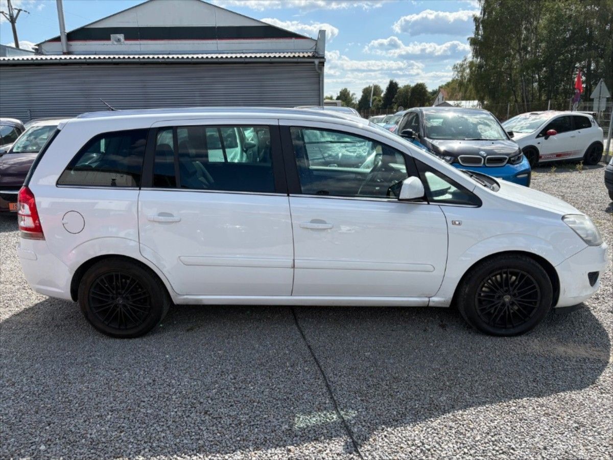 Opel Zafira, 1,9 CDTi -7 míst - fotka 5