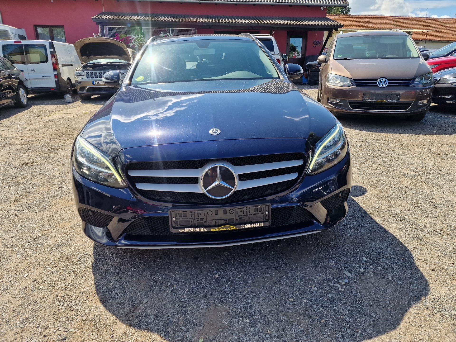 Mercedes-Benz Třídy C, C200d 118KW KAMERA NAVI - fotka 2