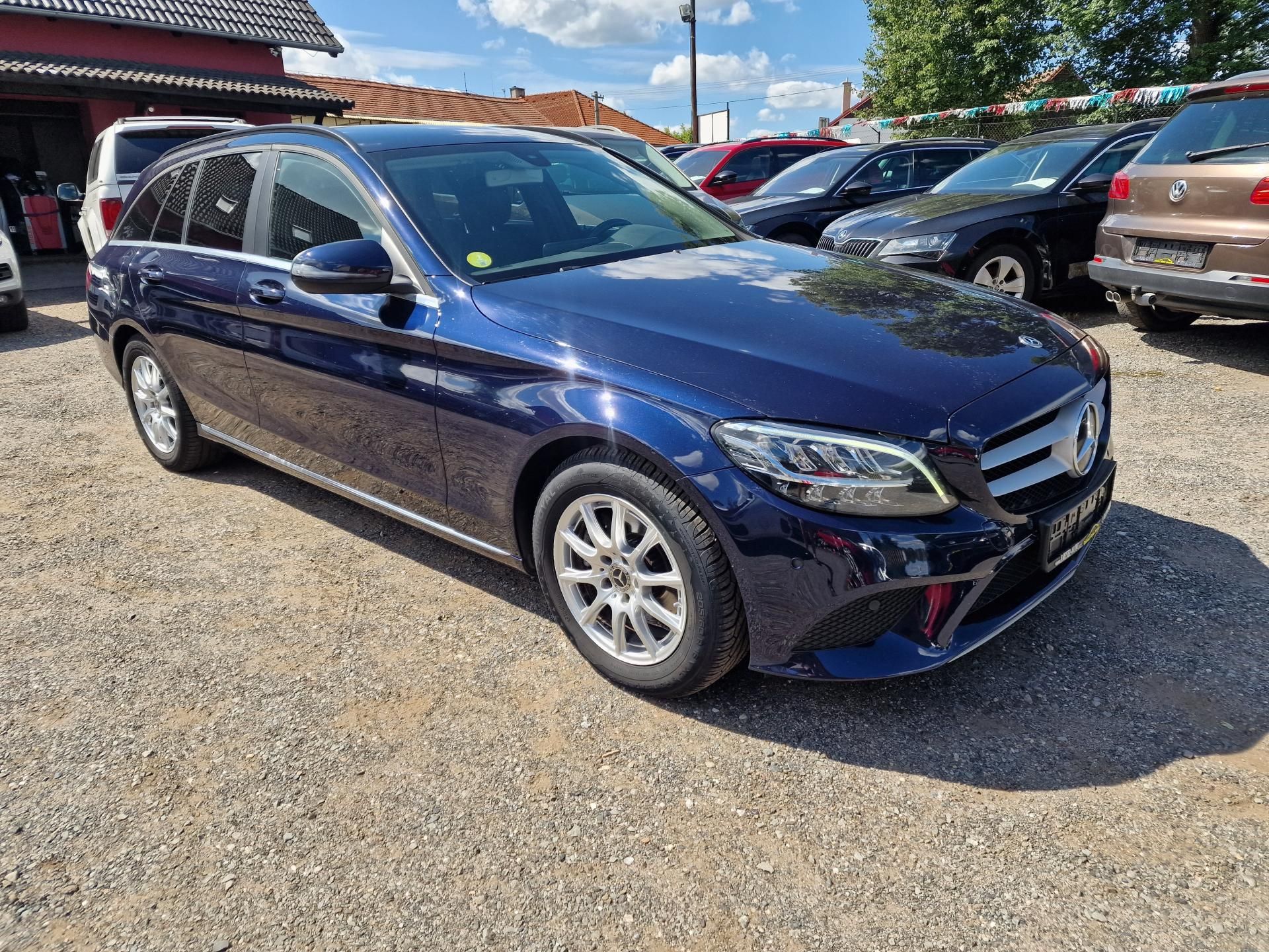 Mercedes-Benz Třídy C, C200d 118KW KAMERA NAVI - fotka 3