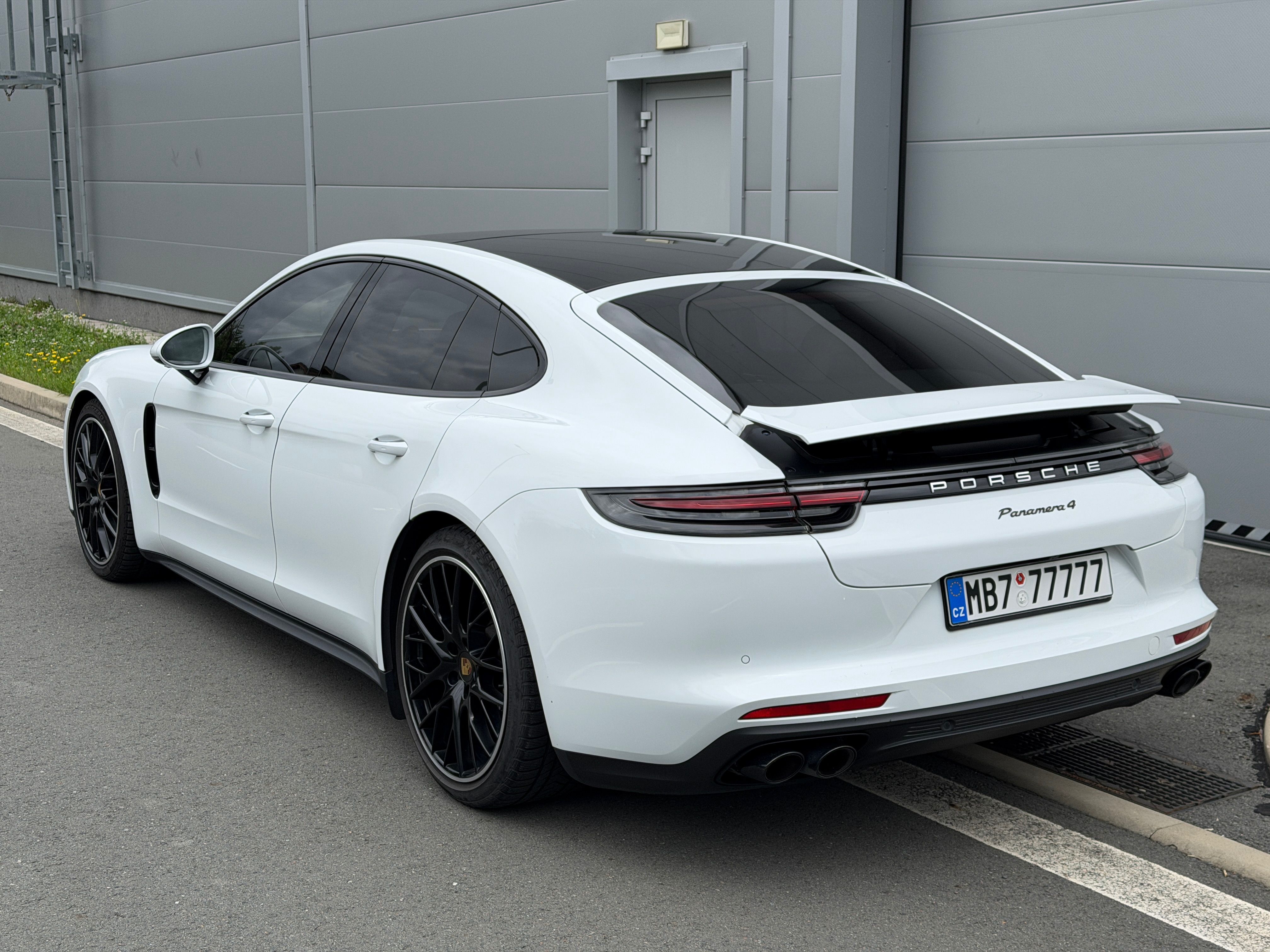Porsche Panamera, 243KW, 2.9l, servisováno - fotka 6