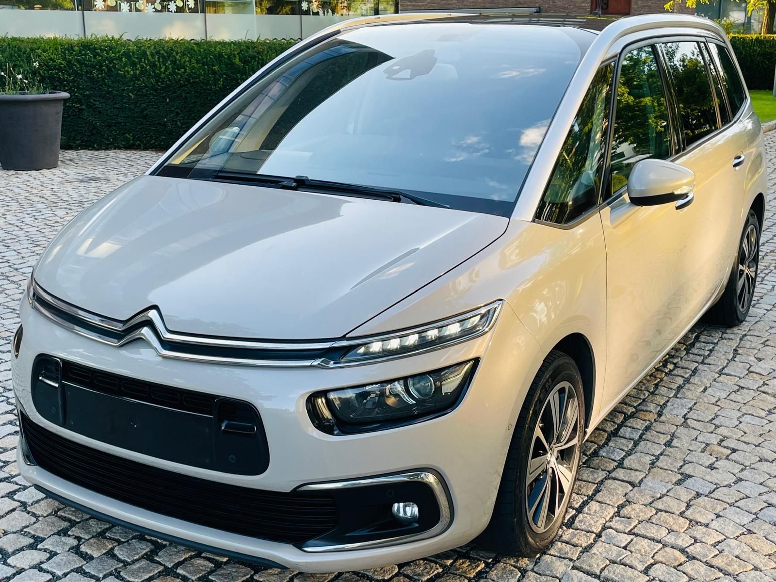 Citroën Grand C4 Picasso, 2.0HDi MAN 7MÍST KAMERA TAŽNÉ - fotka 3