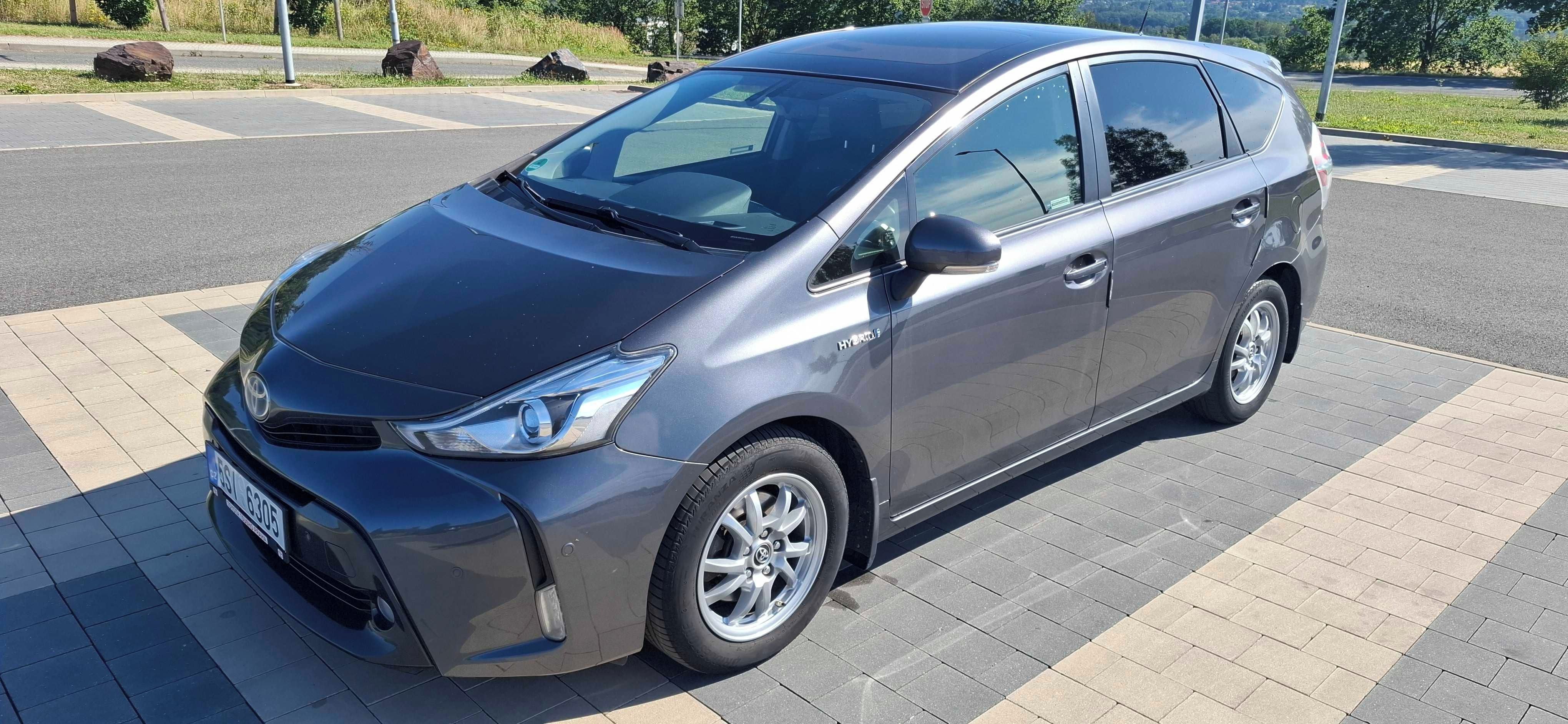 Toyota Prius, 7 míst, TOP výbava, hybrid - fotka 2