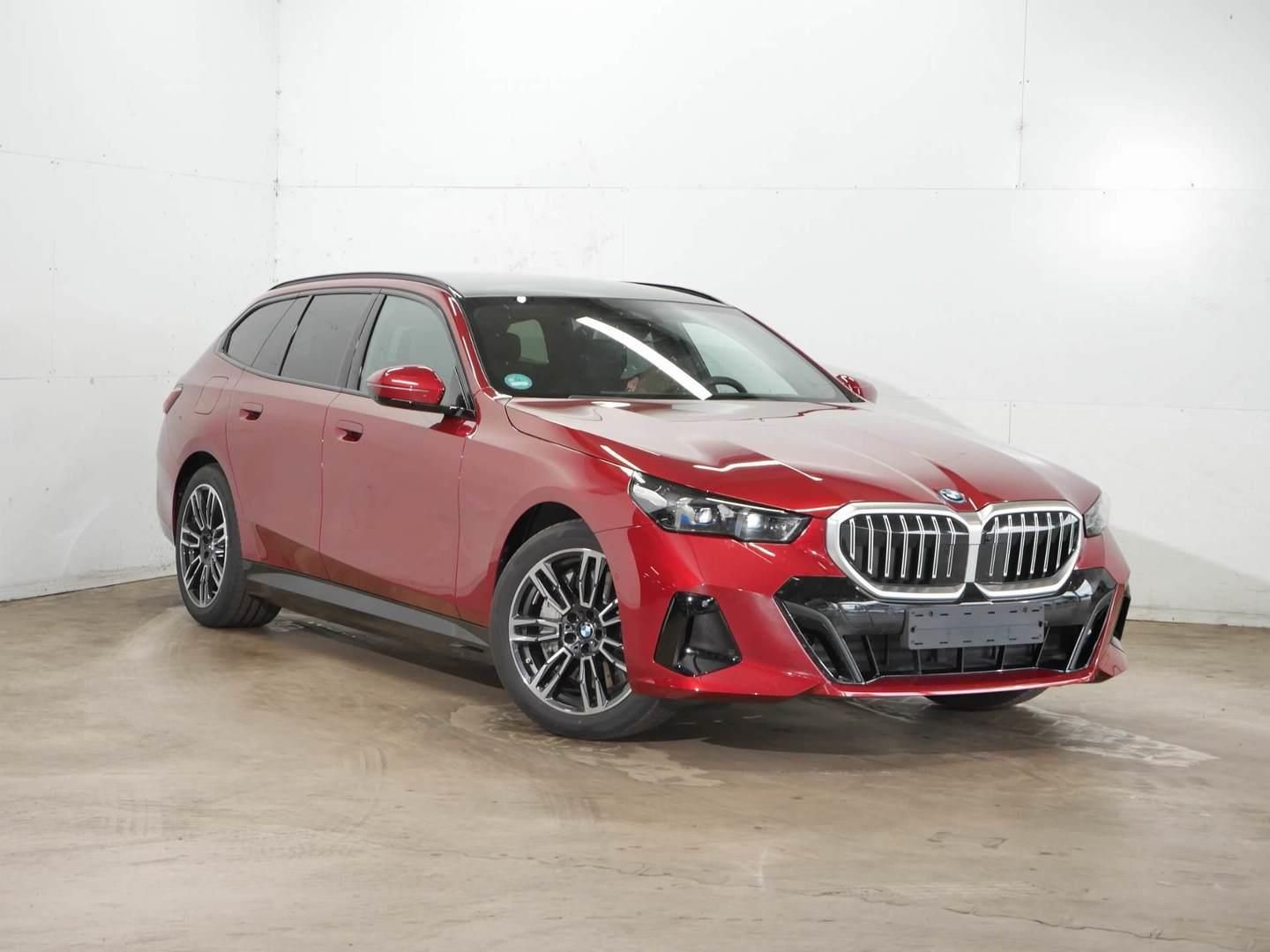BMW Řada 5, 550e xDrive Touring Tažné Bowe - fotka 2