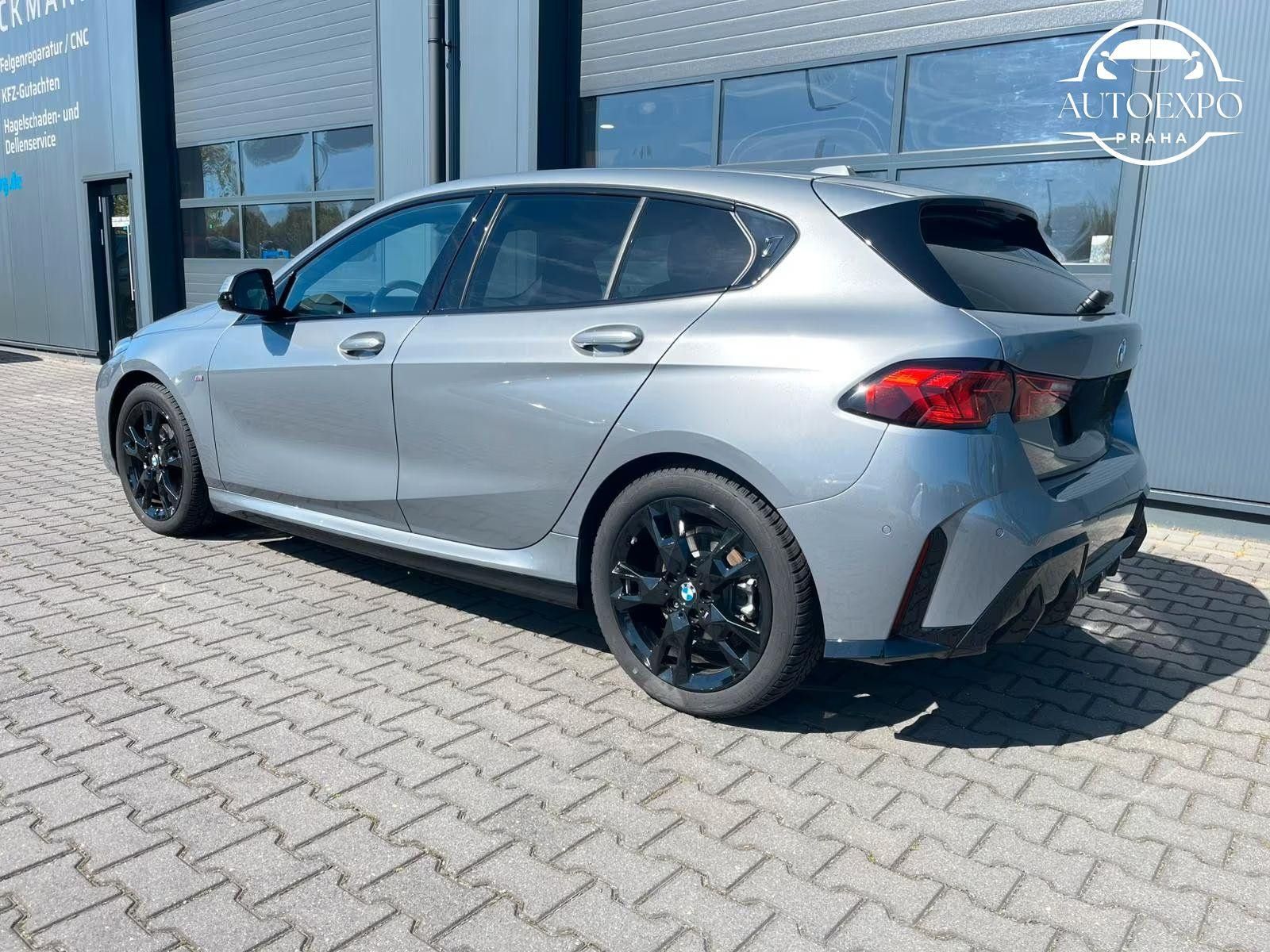 BMW Řada 1, 120i M Sport*PANORAMA - fotka 3