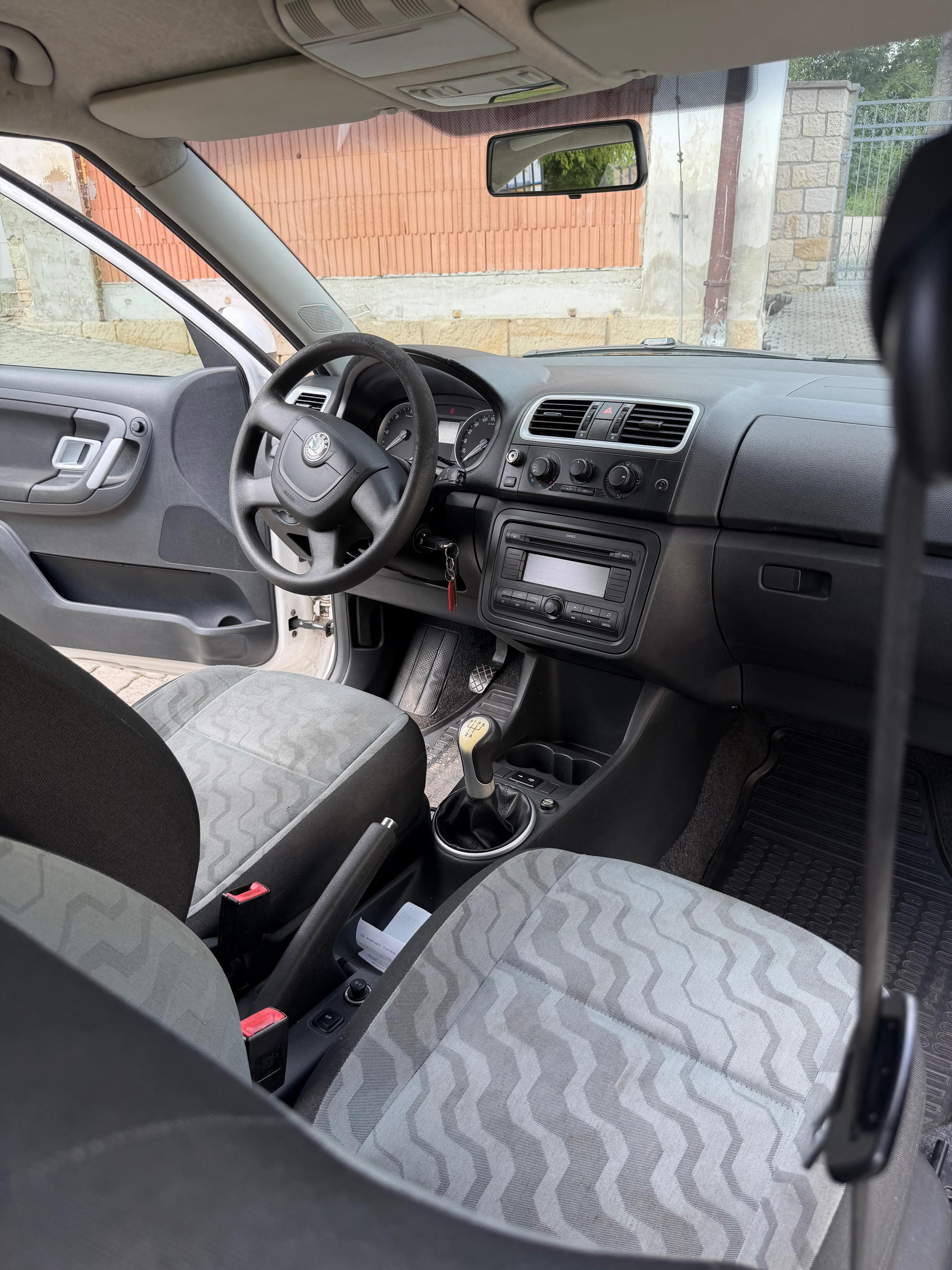 Škoda Fabia, 2xklice, servisní knížka - fotka 6